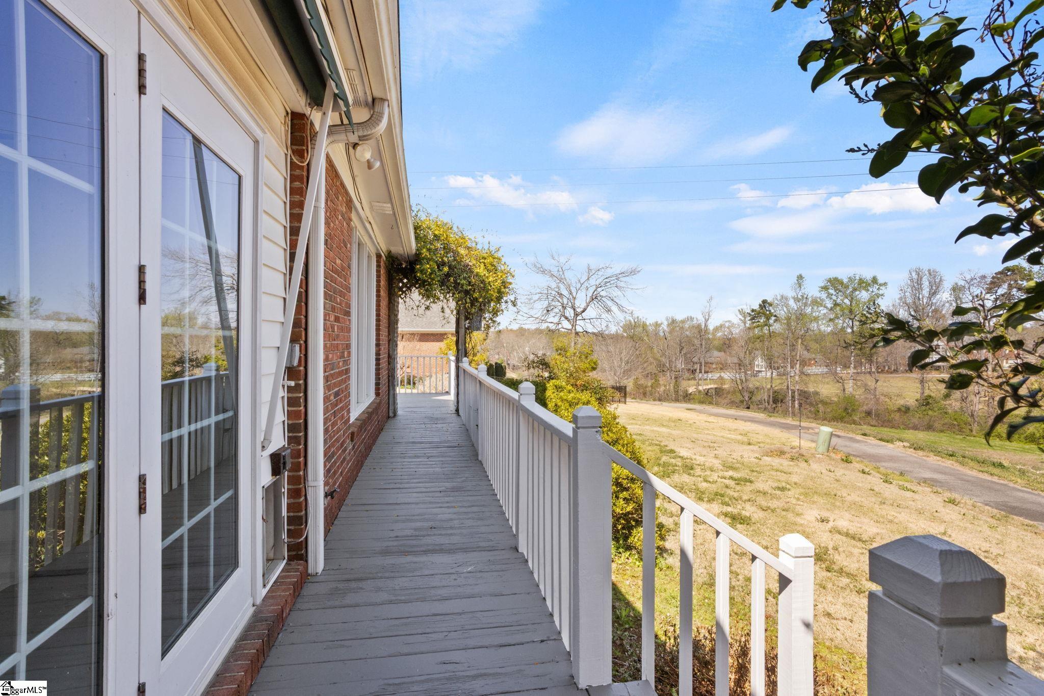 306 Greenview Circle