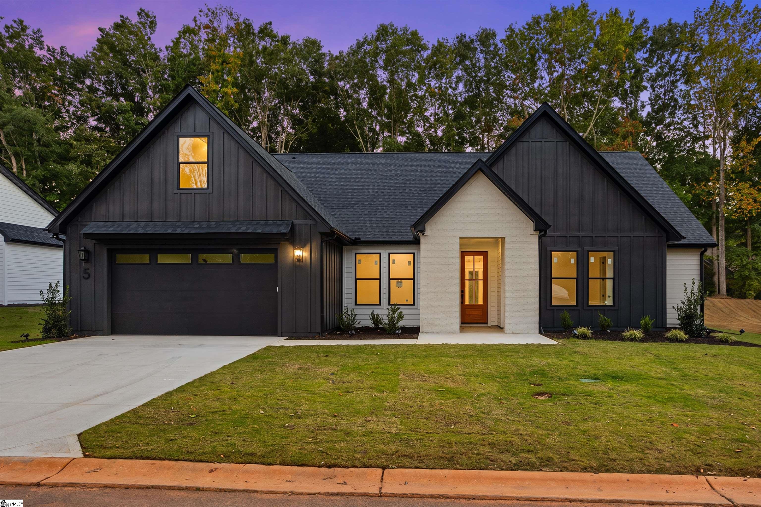 5 Inverrary Drive