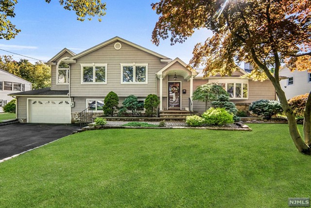 326 Ellen Place