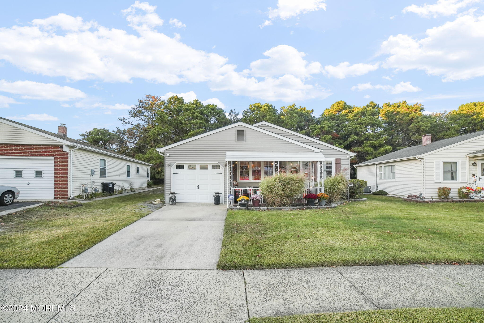 25 Redhook Bay Drive