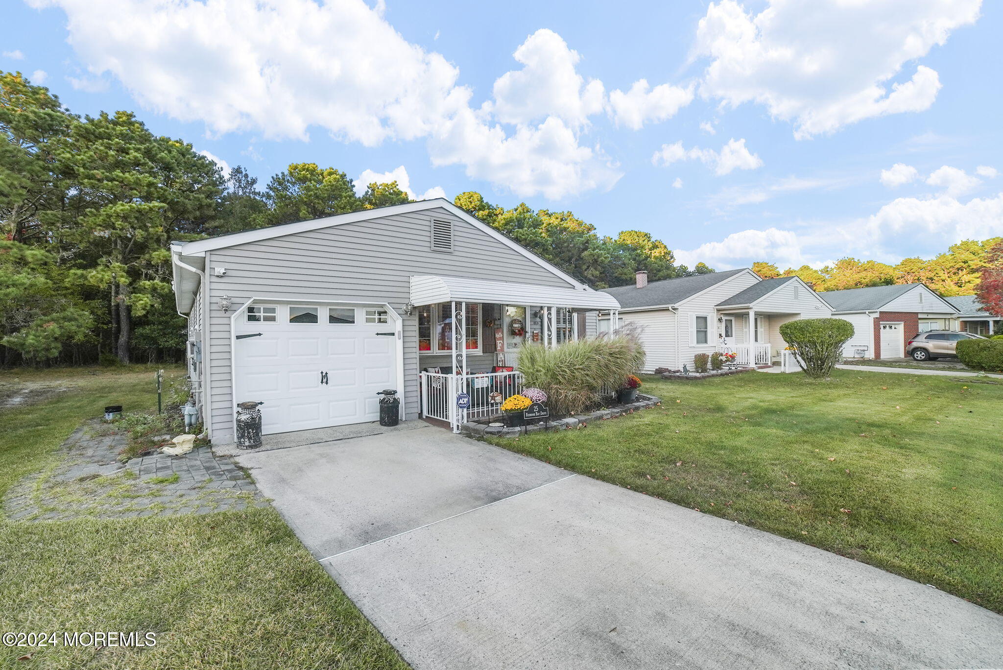 25 Redhook Bay Drive