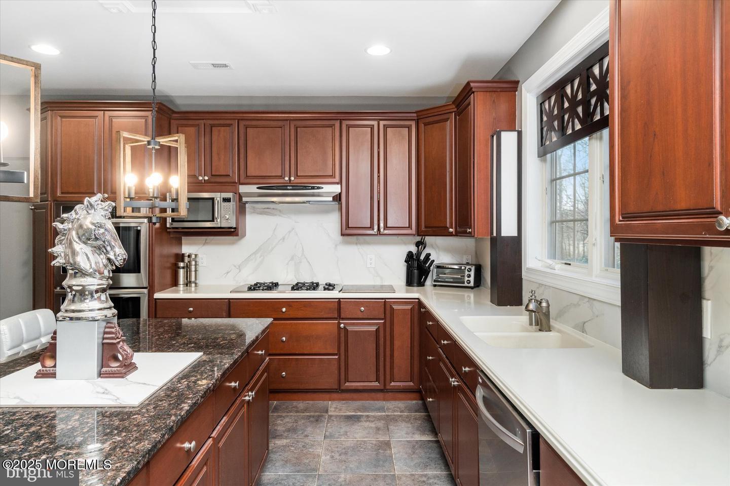 12 Dutchess Drive