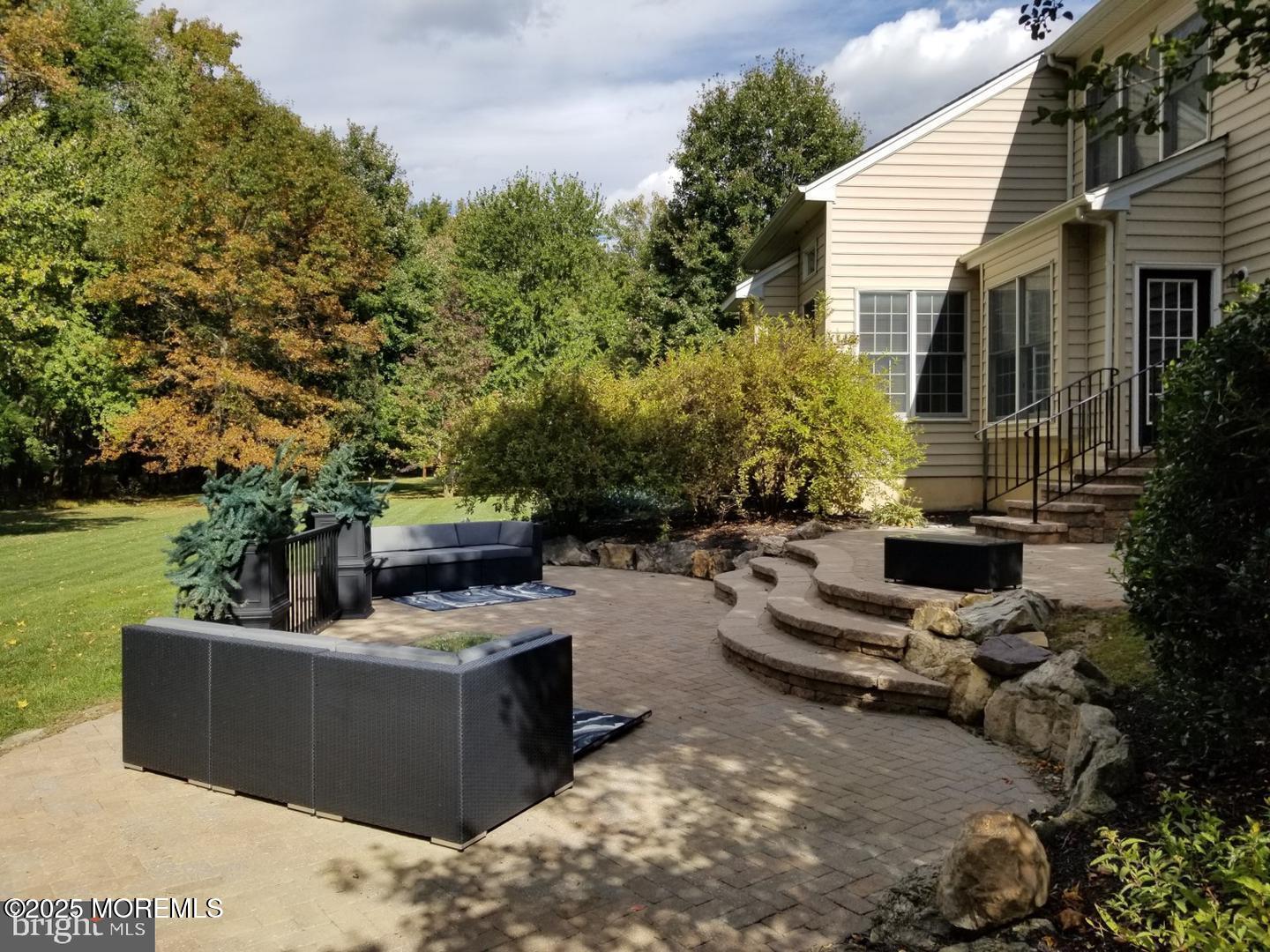 12 Dutchess Drive