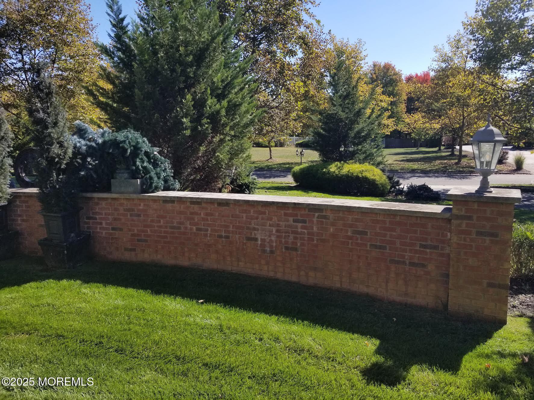 12 Dutchess Drive