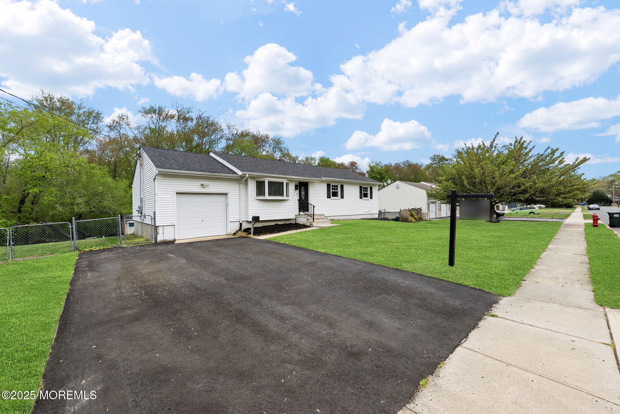 113 Darien Road
