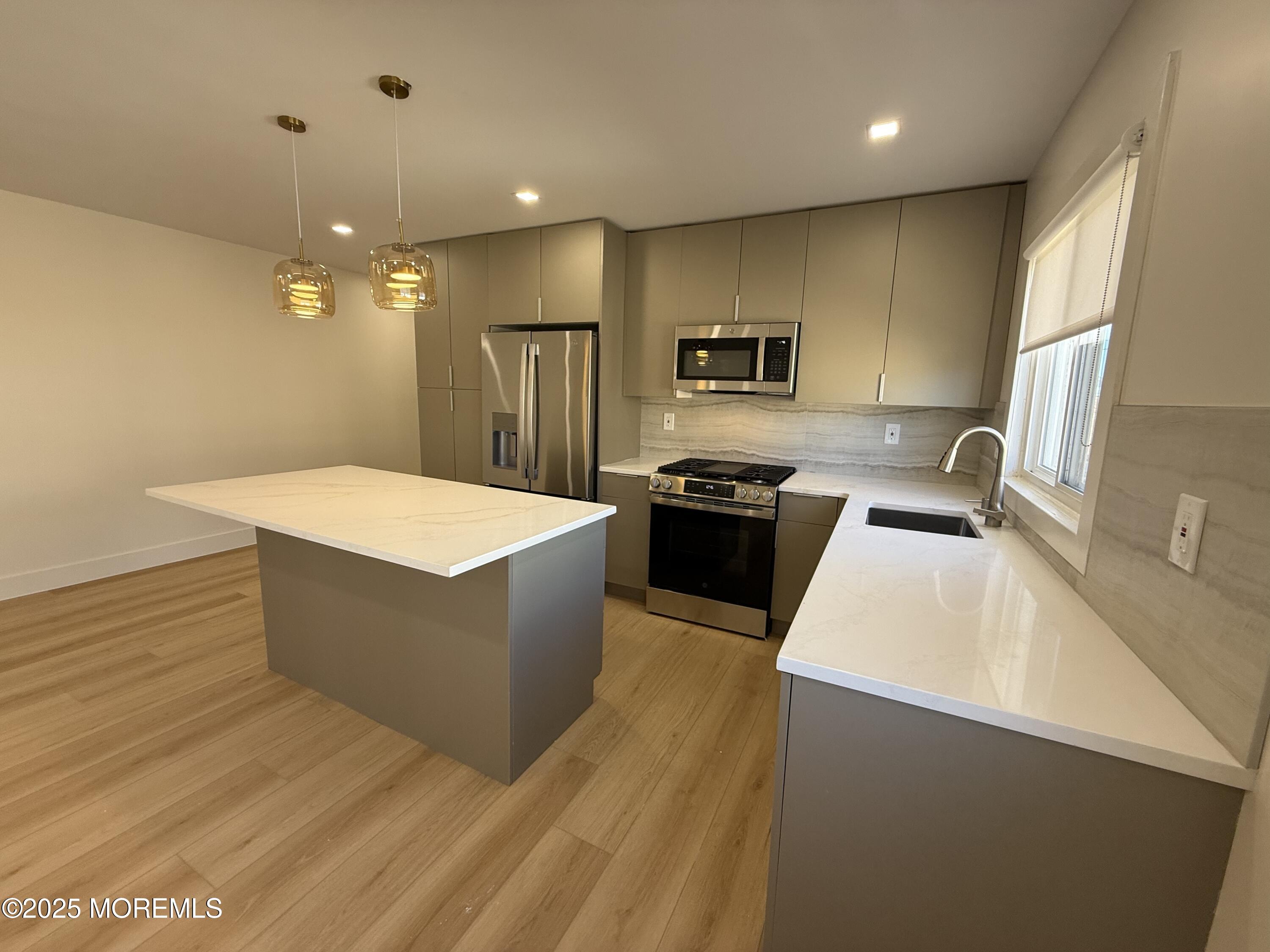 1 Ocean Avenue, 18