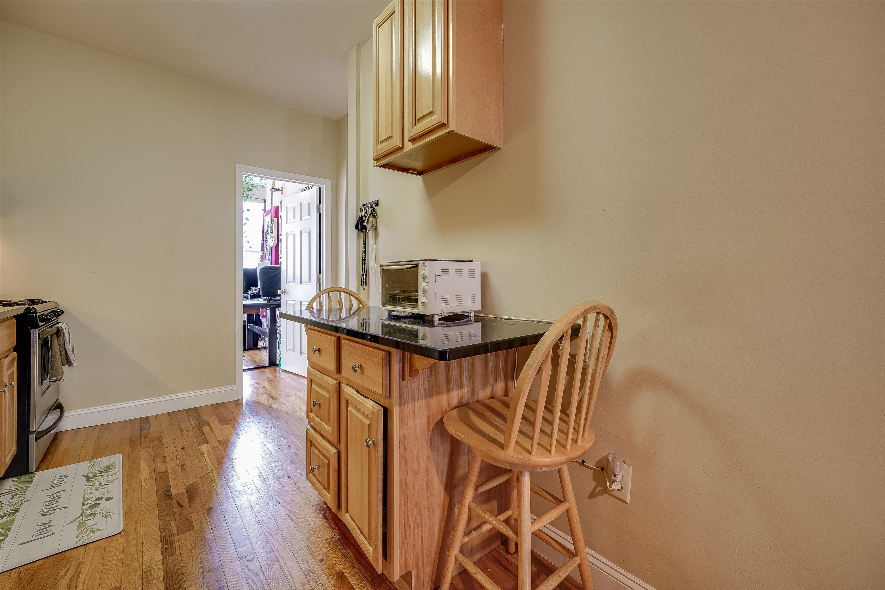 63 MADISON ST Unit: 3