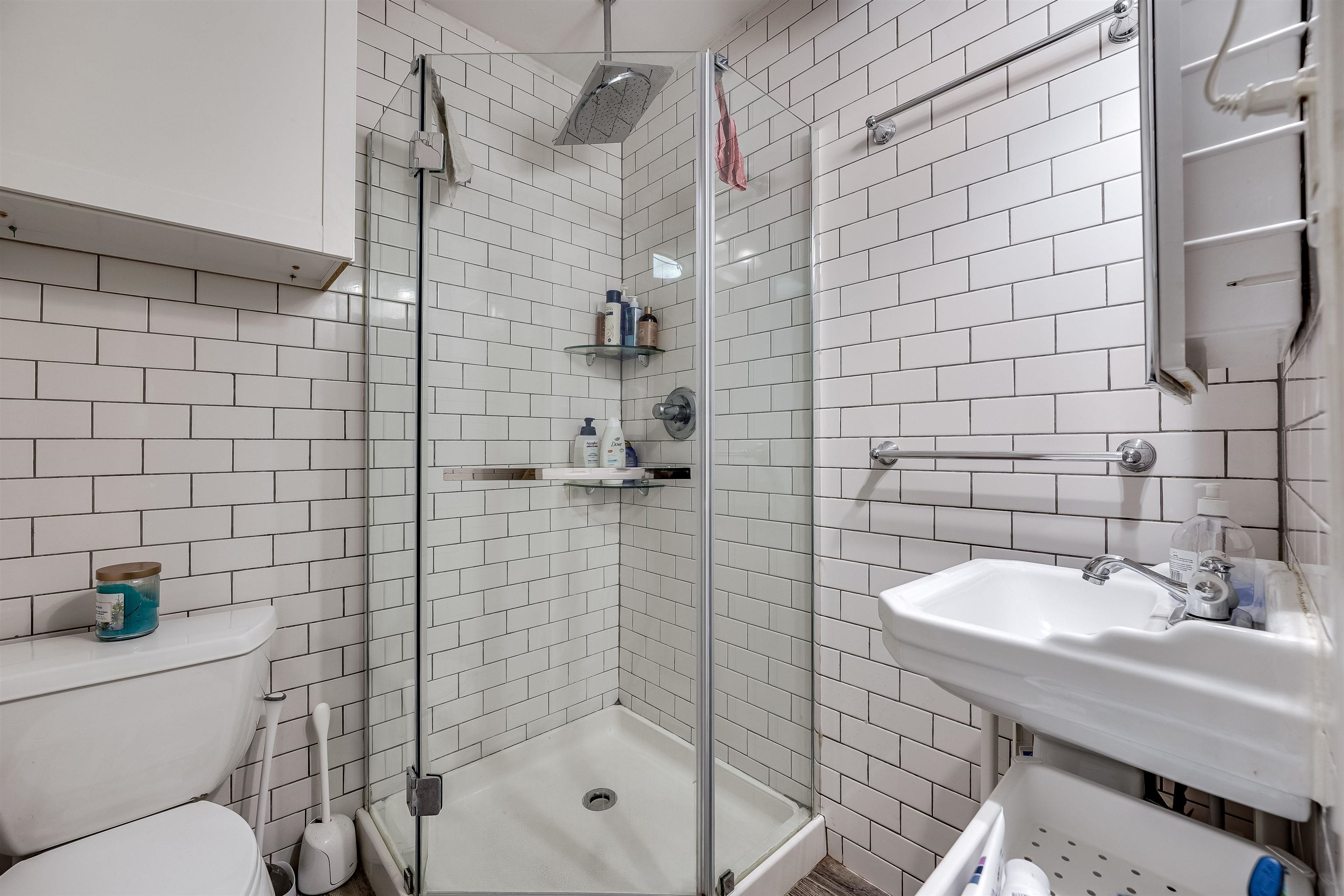 63 MADISON ST Unit: 3