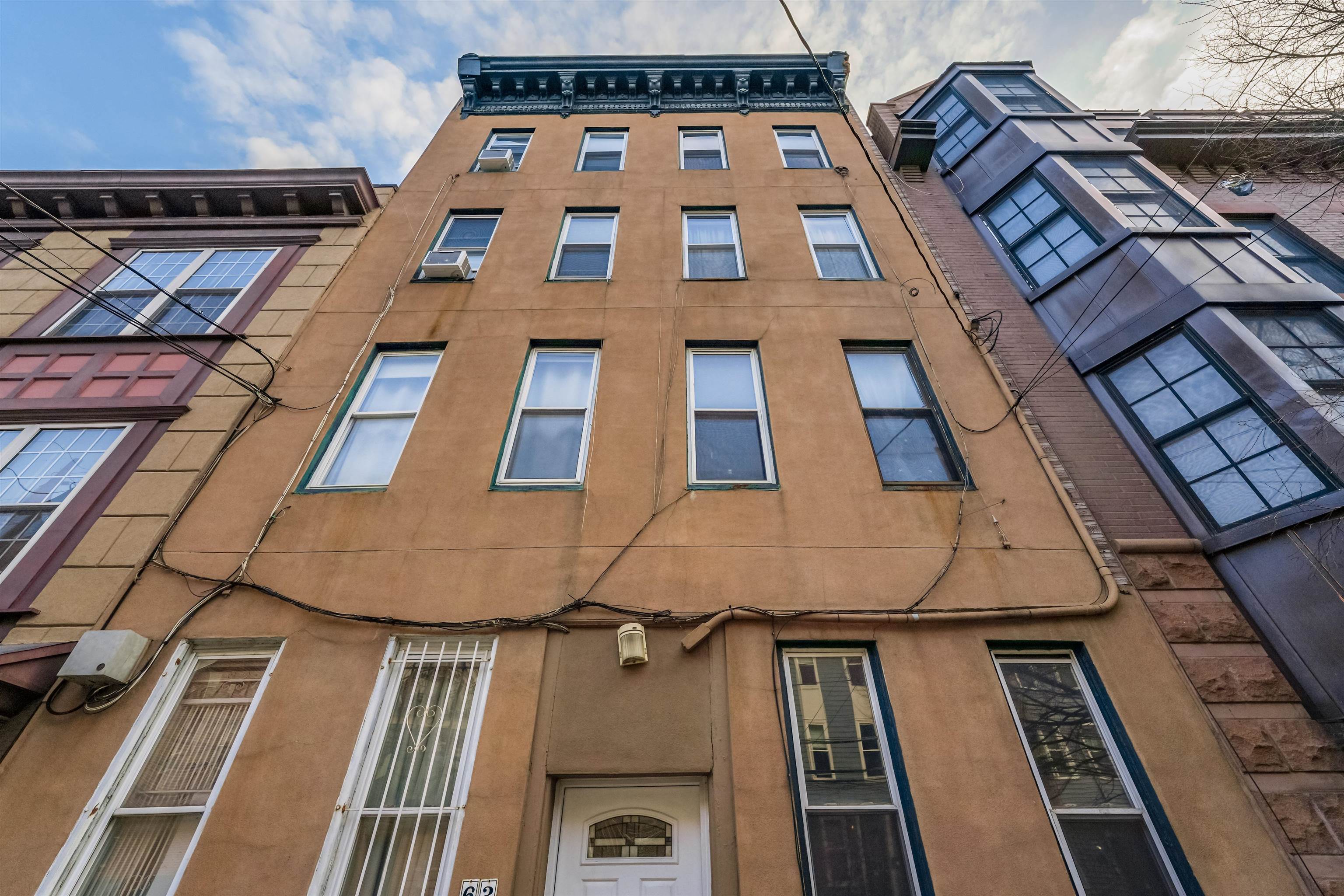 63 MADISON ST Unit: 3