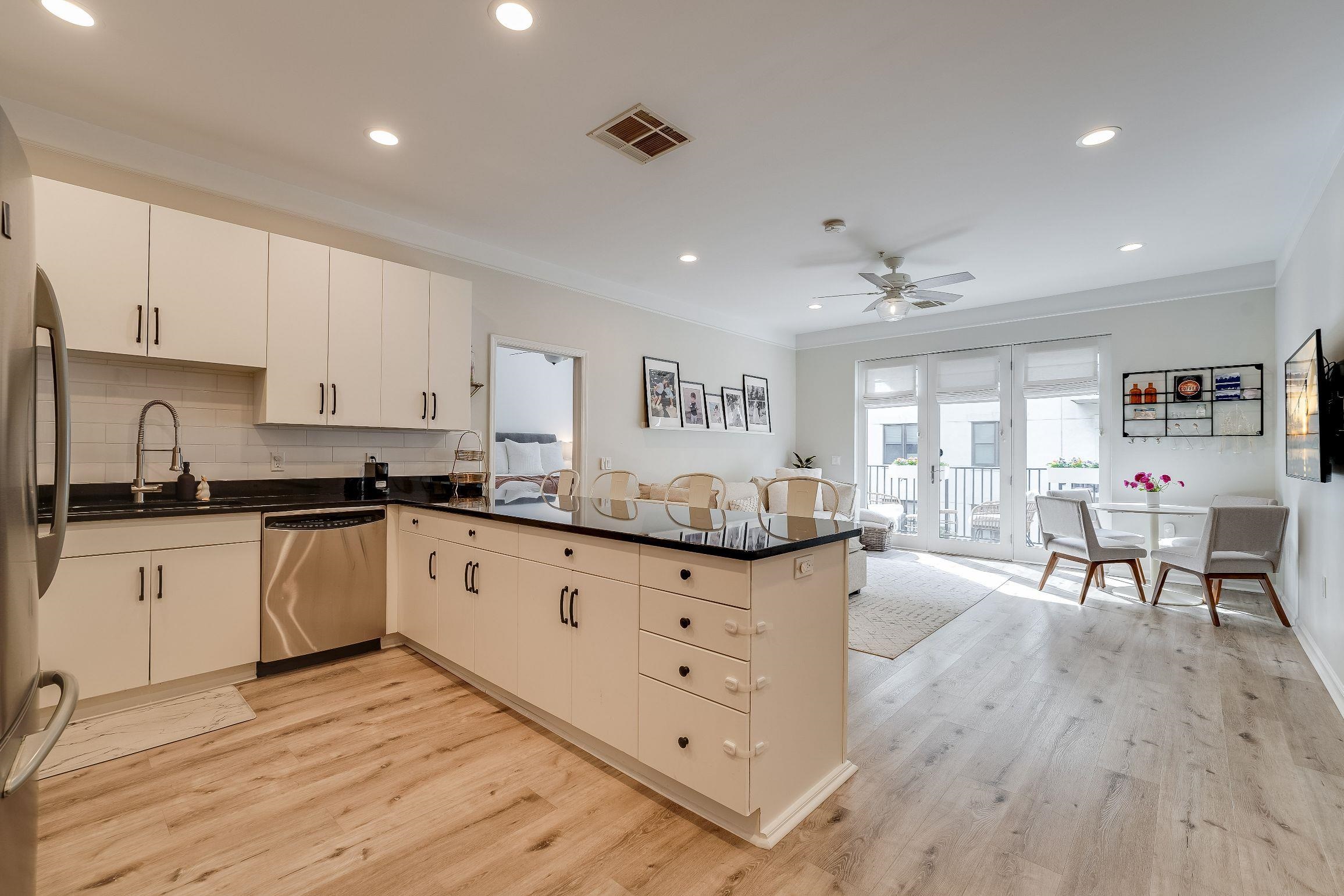 1300 GRAND ST Unit: 321