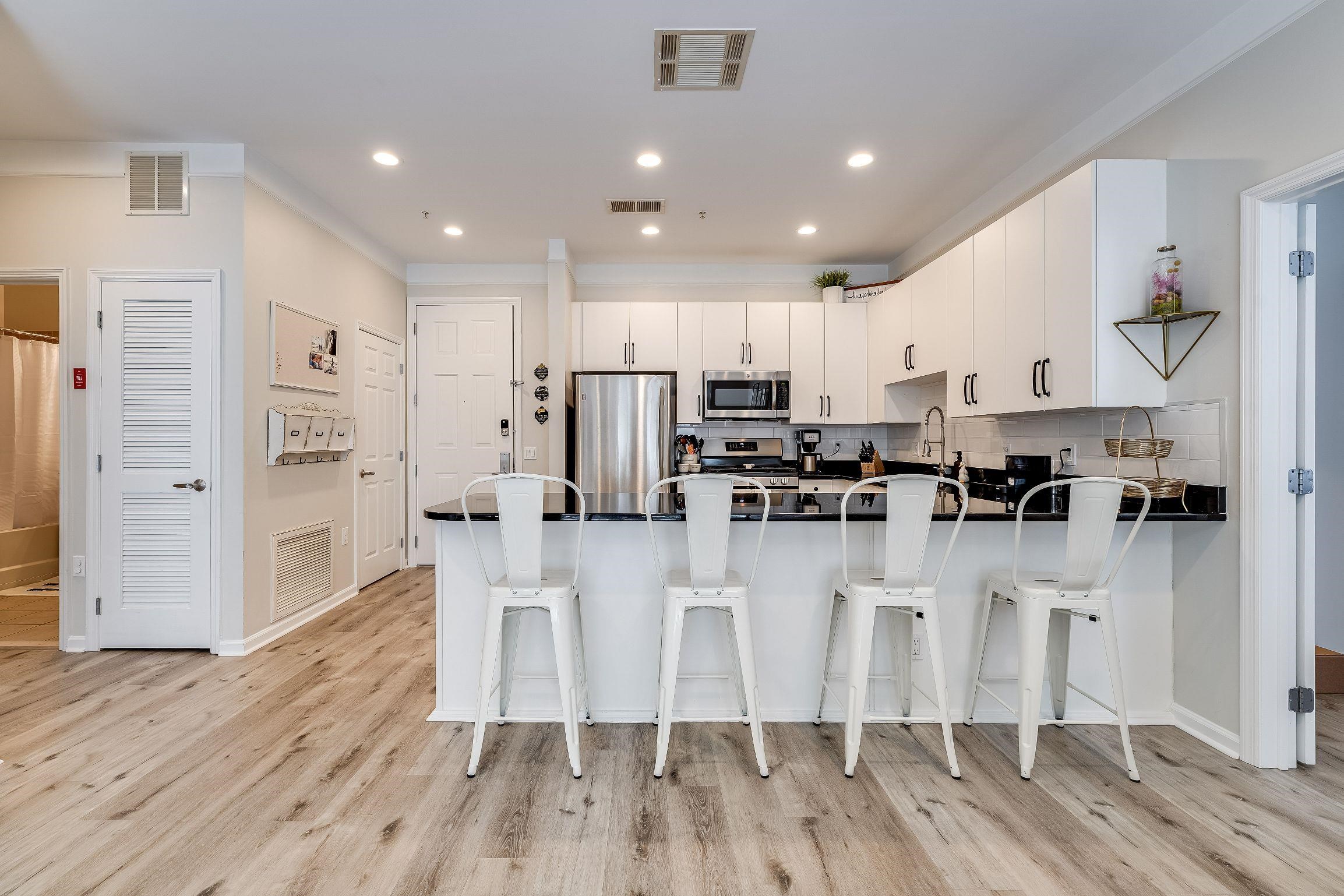 1300 GRAND ST Unit: 321