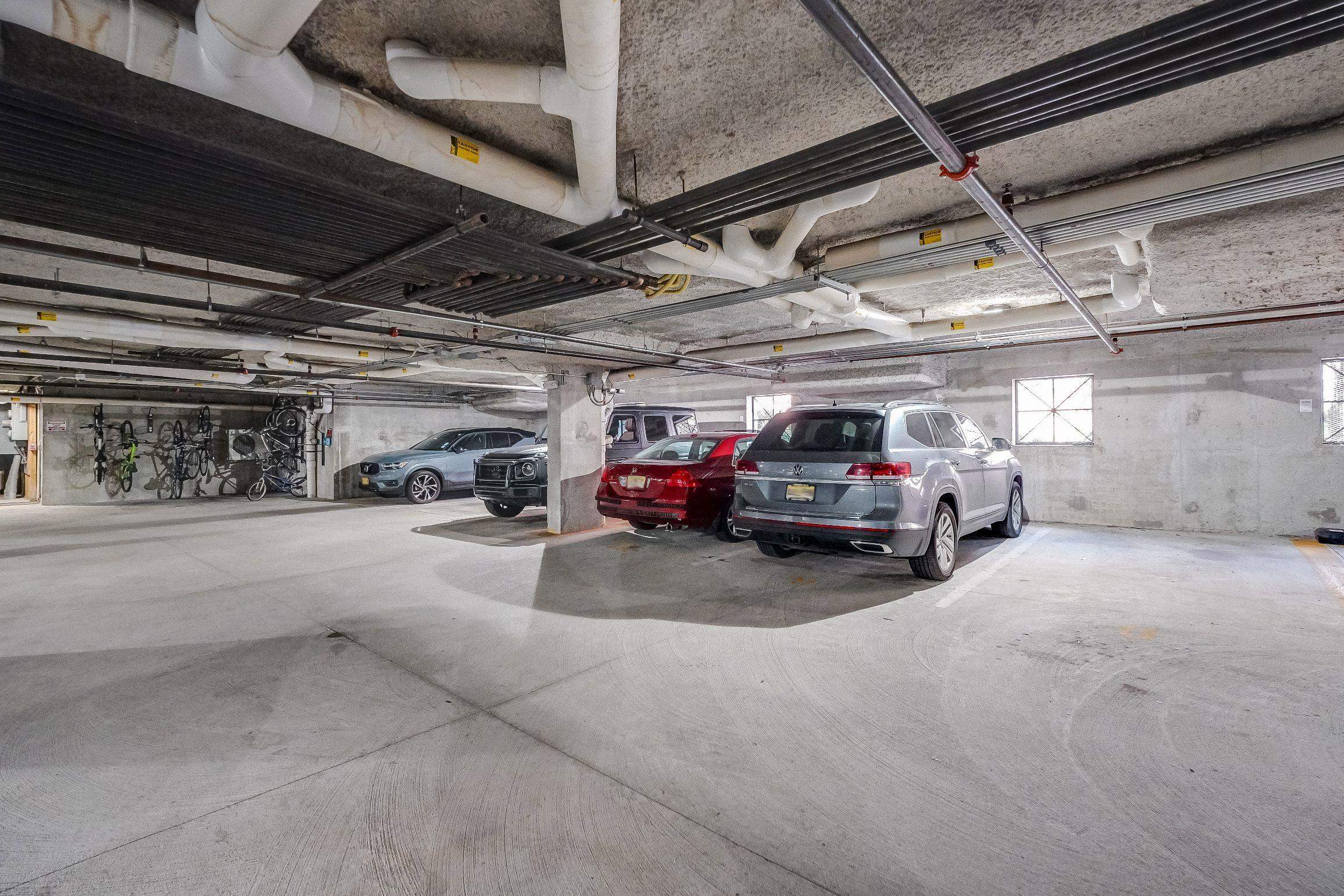 1300 GRAND ST Unit: 321