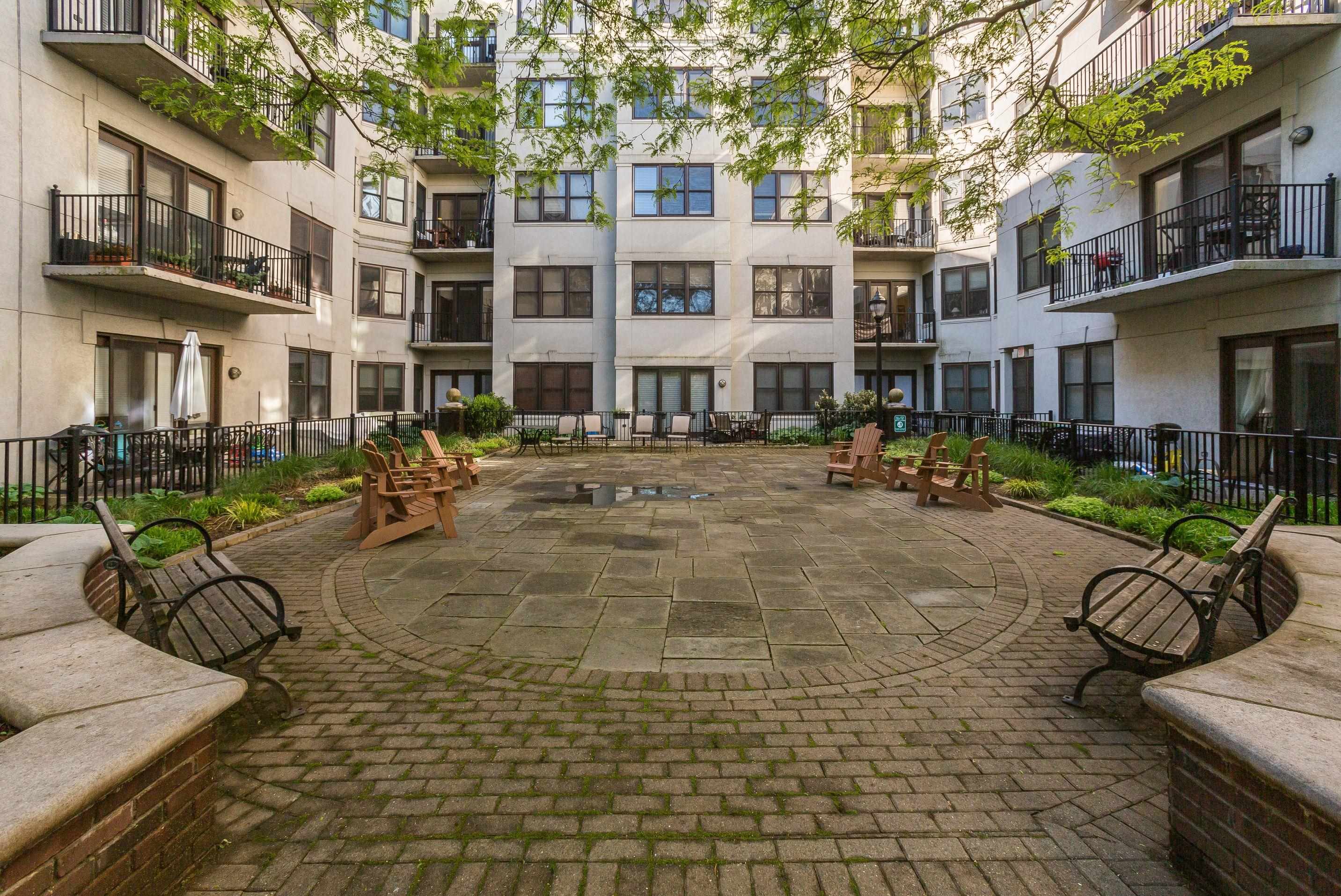 1300 GRAND ST Unit: 321