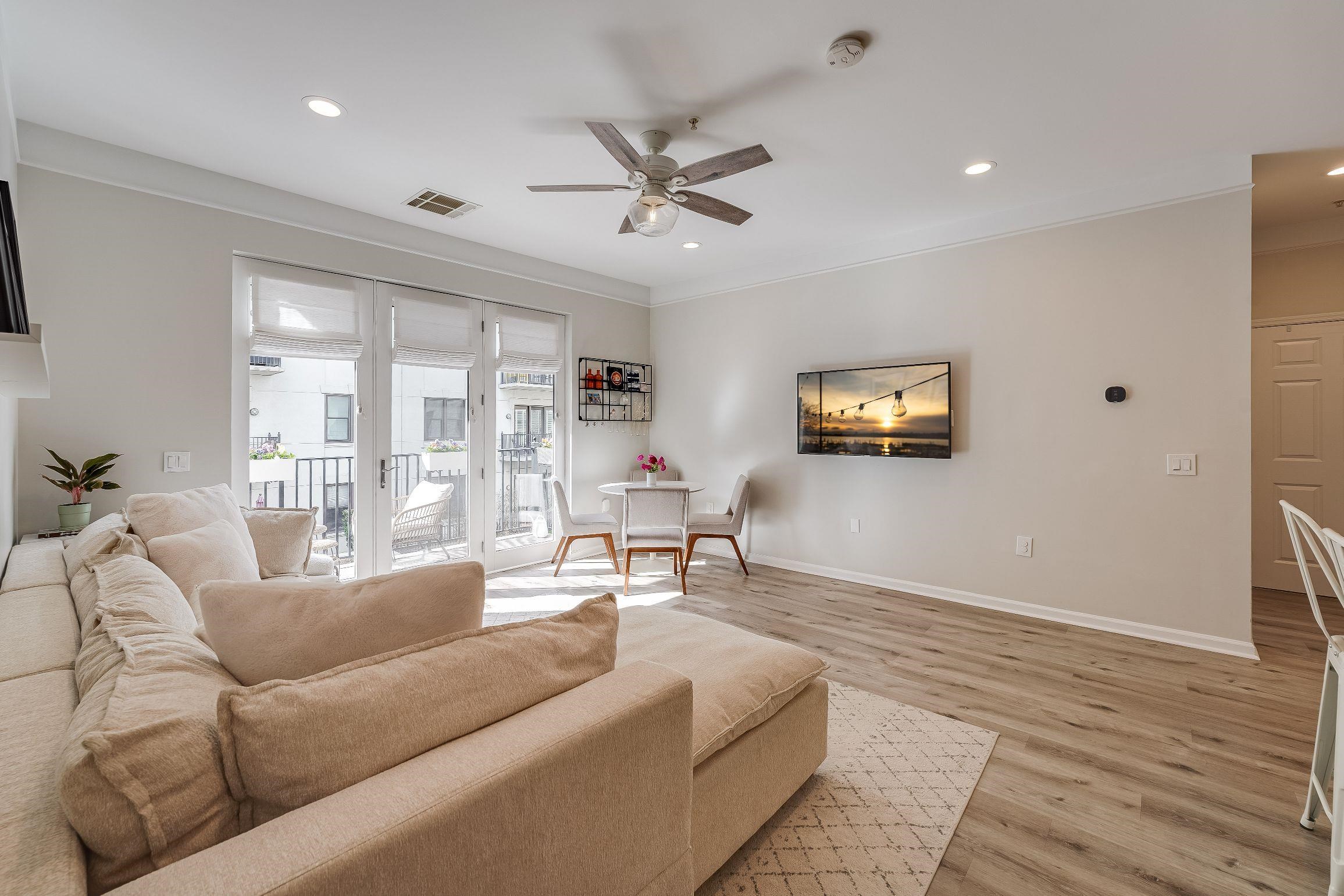 1300 GRAND ST Unit: 321