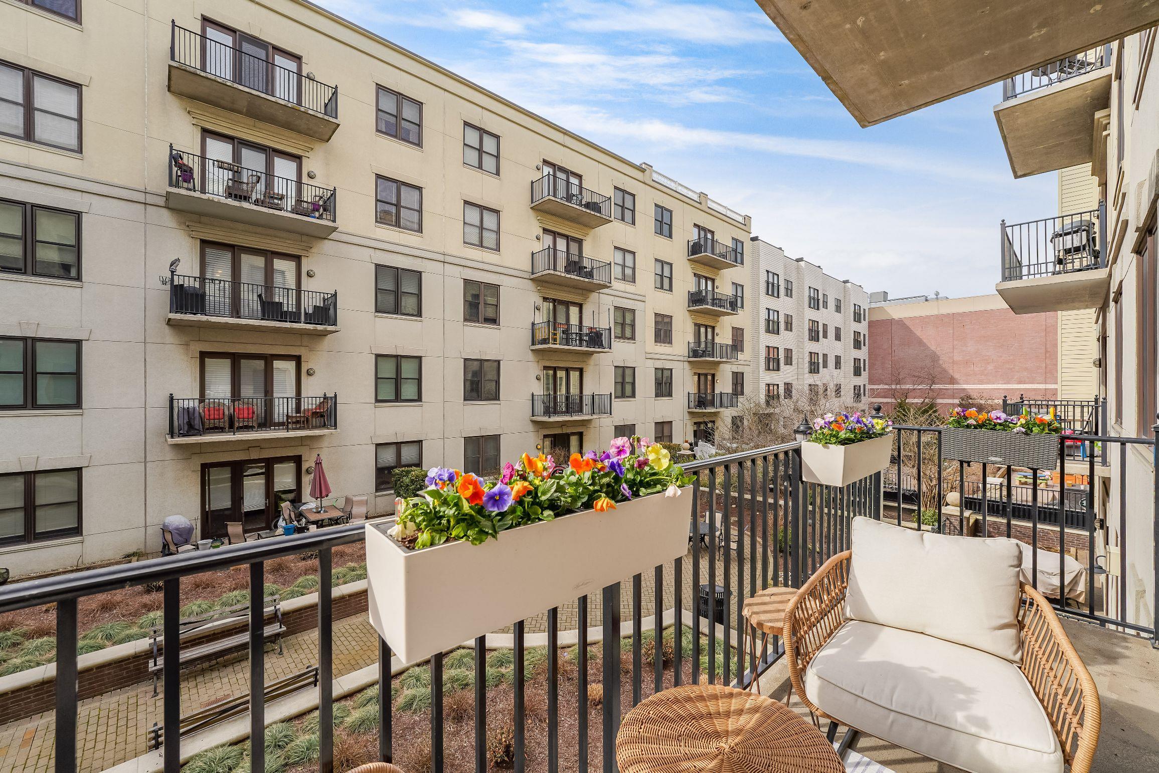 1300 GRAND ST Unit: 321