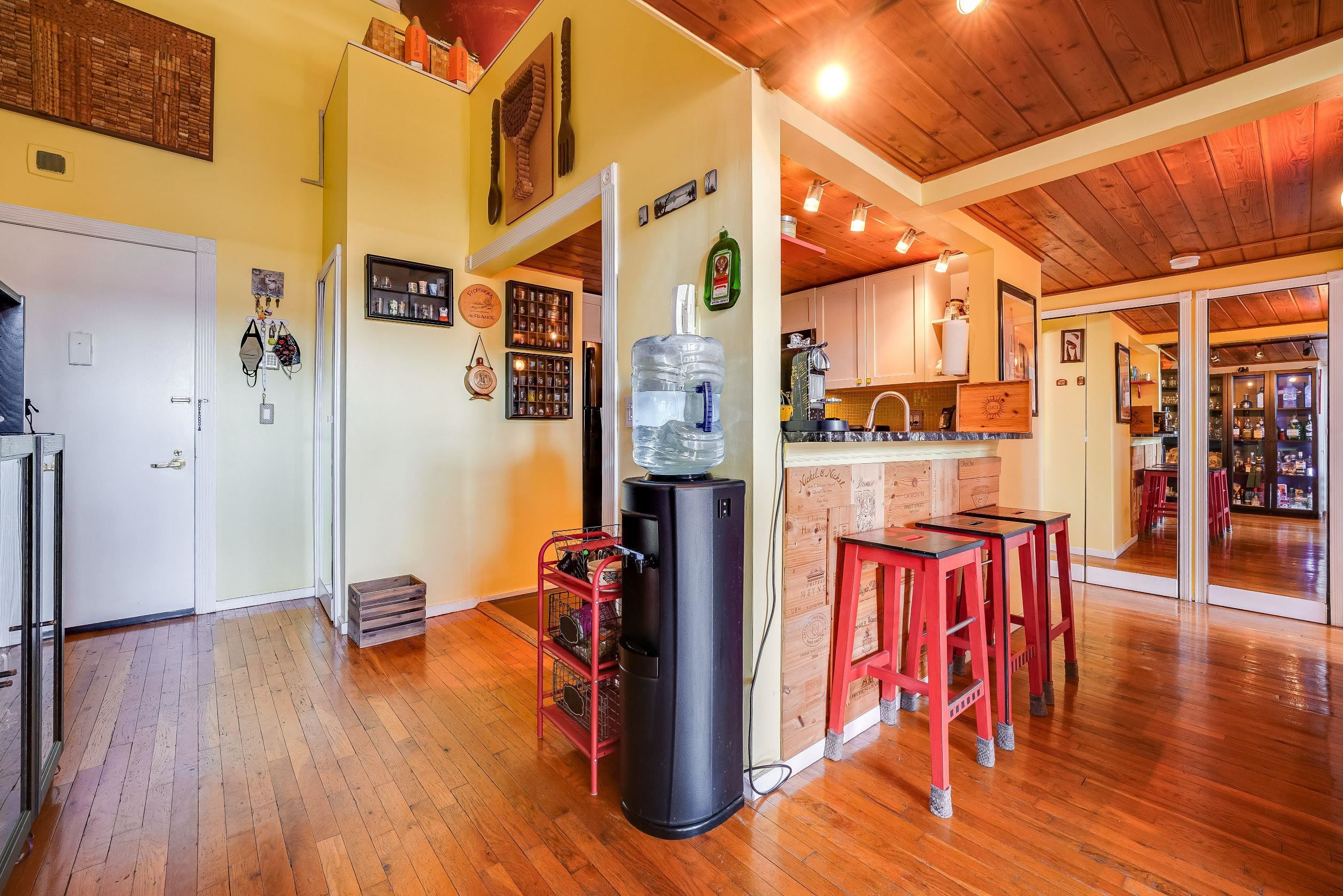 205 10TH ST Unit: 4-H