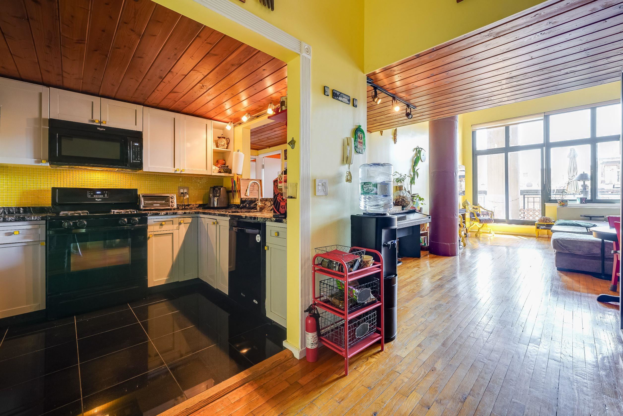 205 10TH ST Unit: 4-H