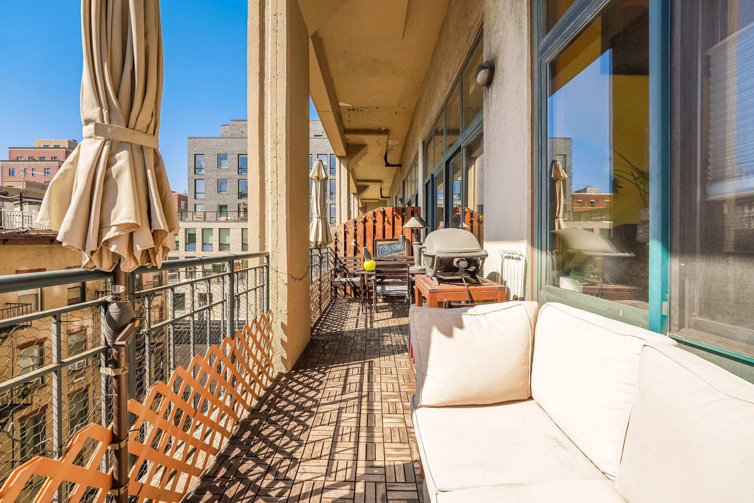 205 10TH ST Unit: 4-H