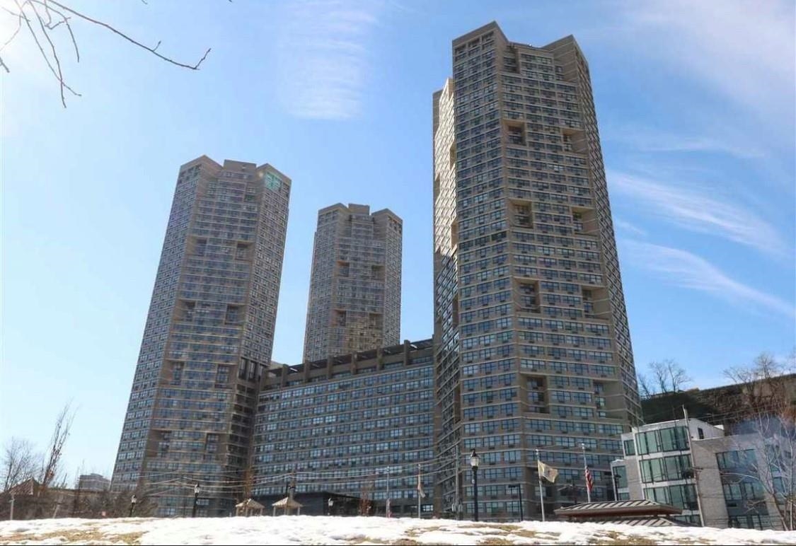 7002 BLVD EAST Unit: 23B