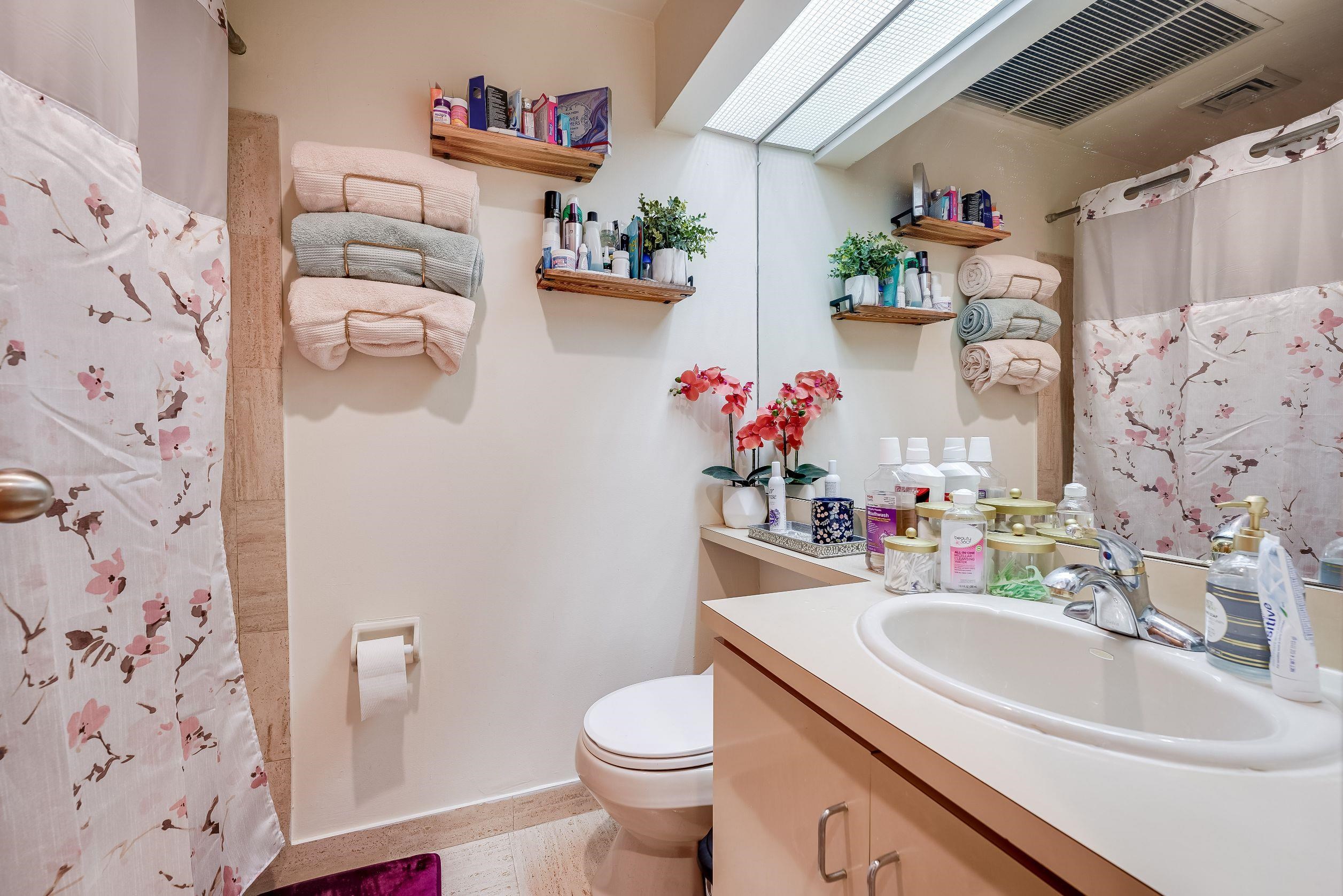 209 BLOOMFIELD ST Unit: 7