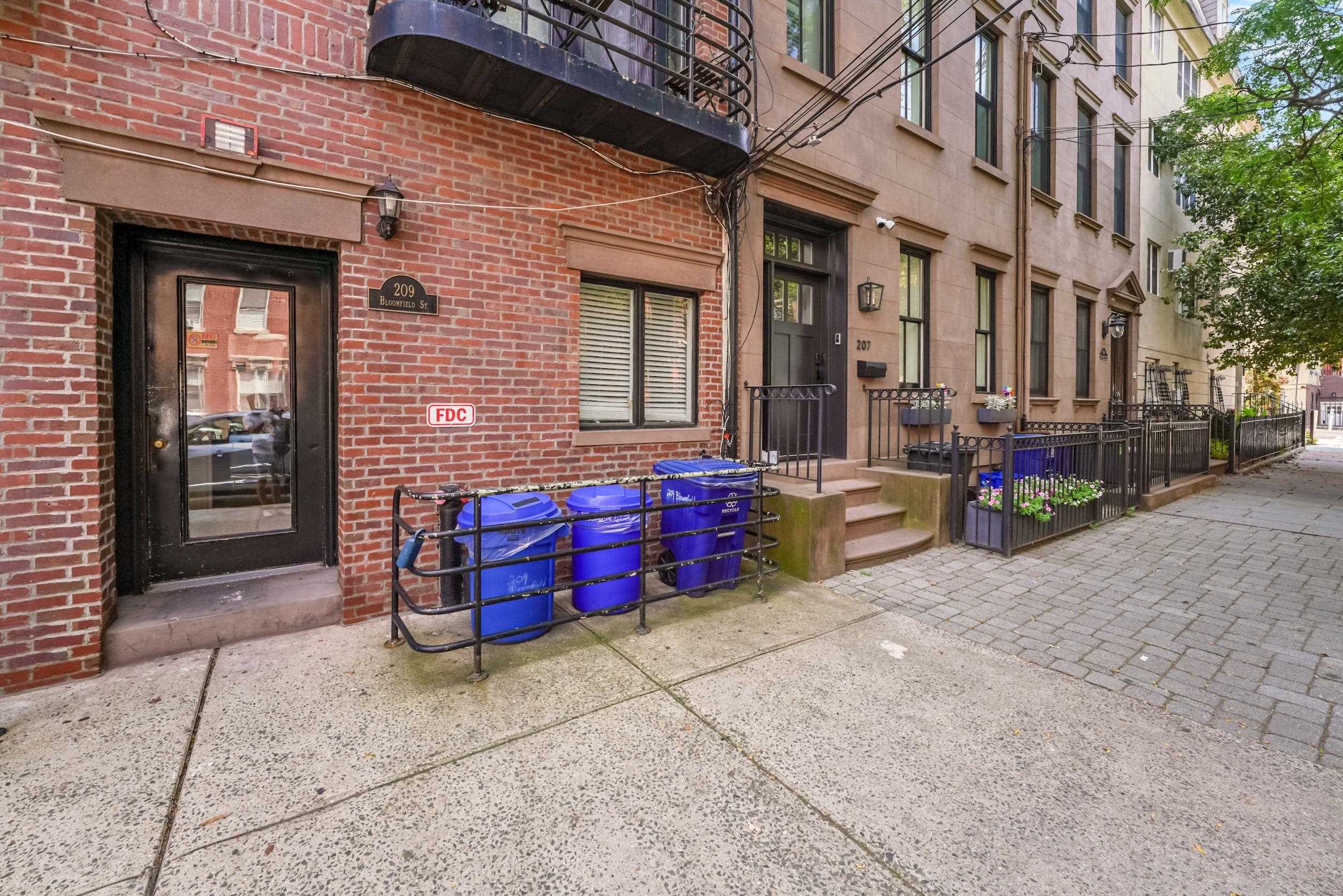 209 BLOOMFIELD ST Unit: 7