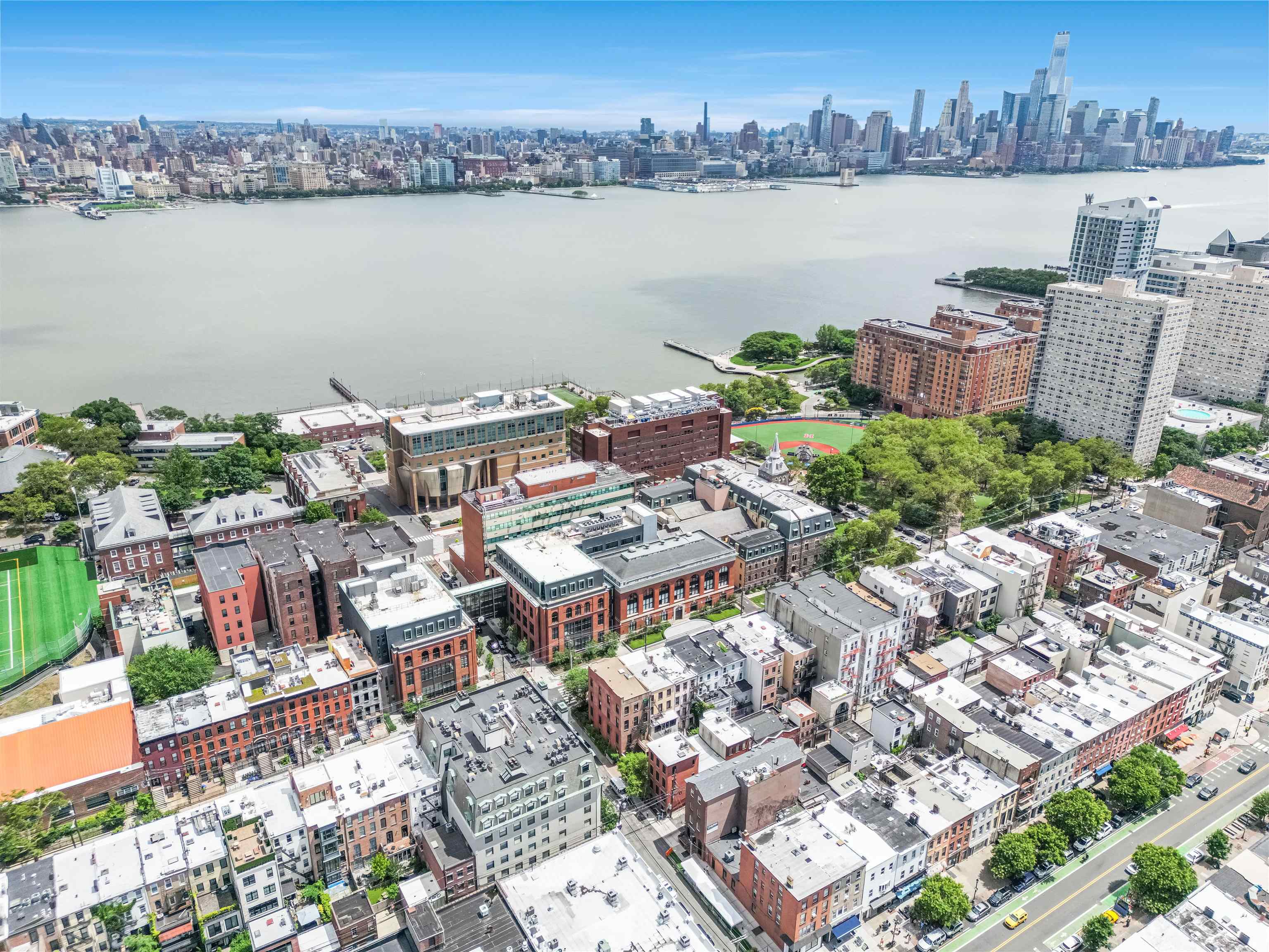 600 HUDSON ST Unit: 3A