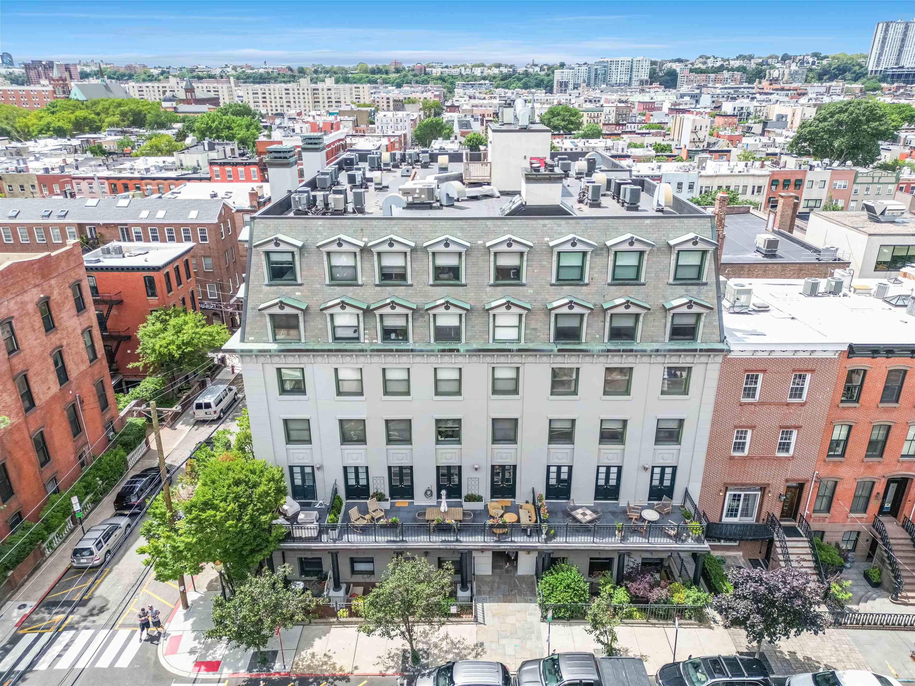 600 HUDSON ST Unit: 3A