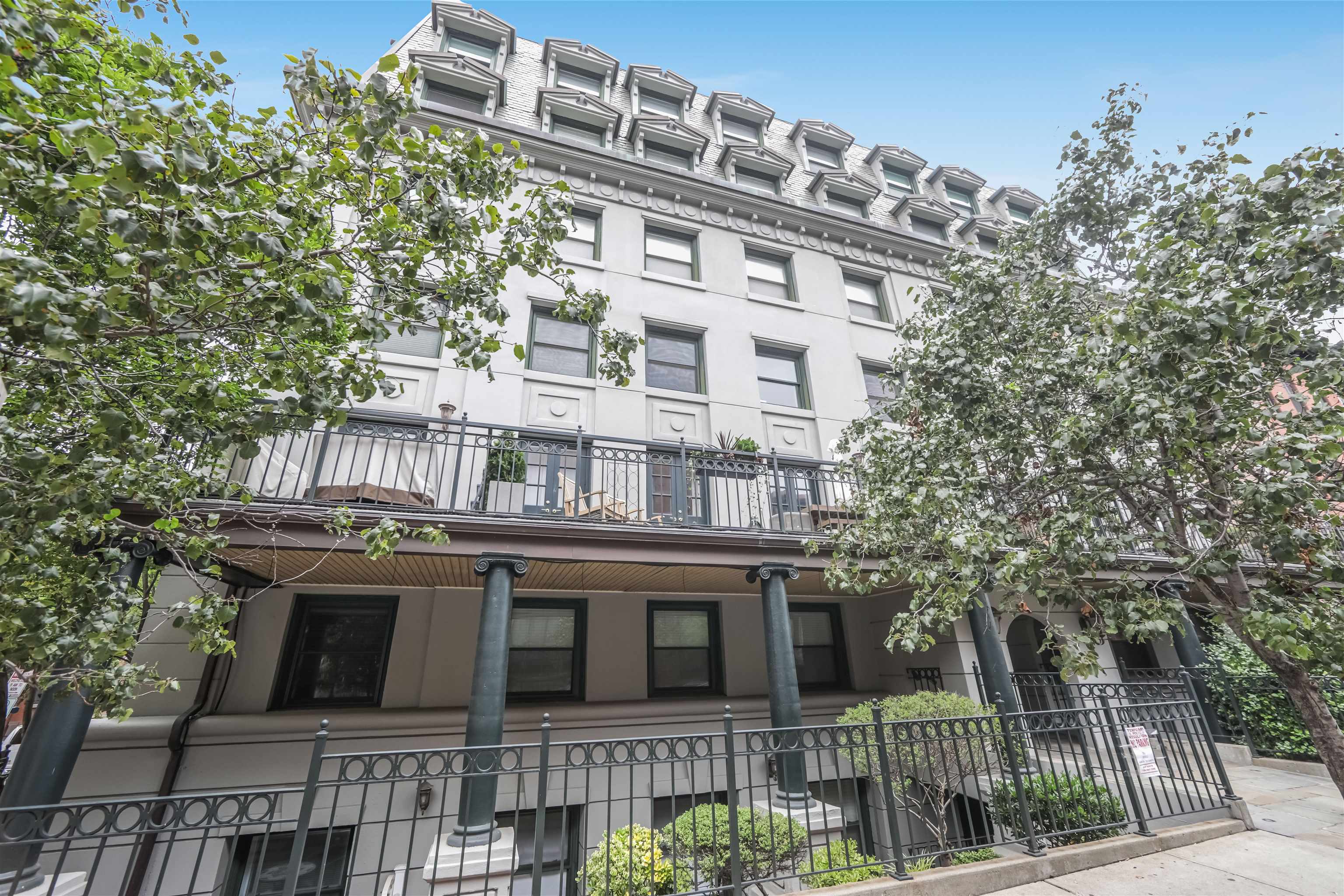 600 HUDSON ST Unit: 3A