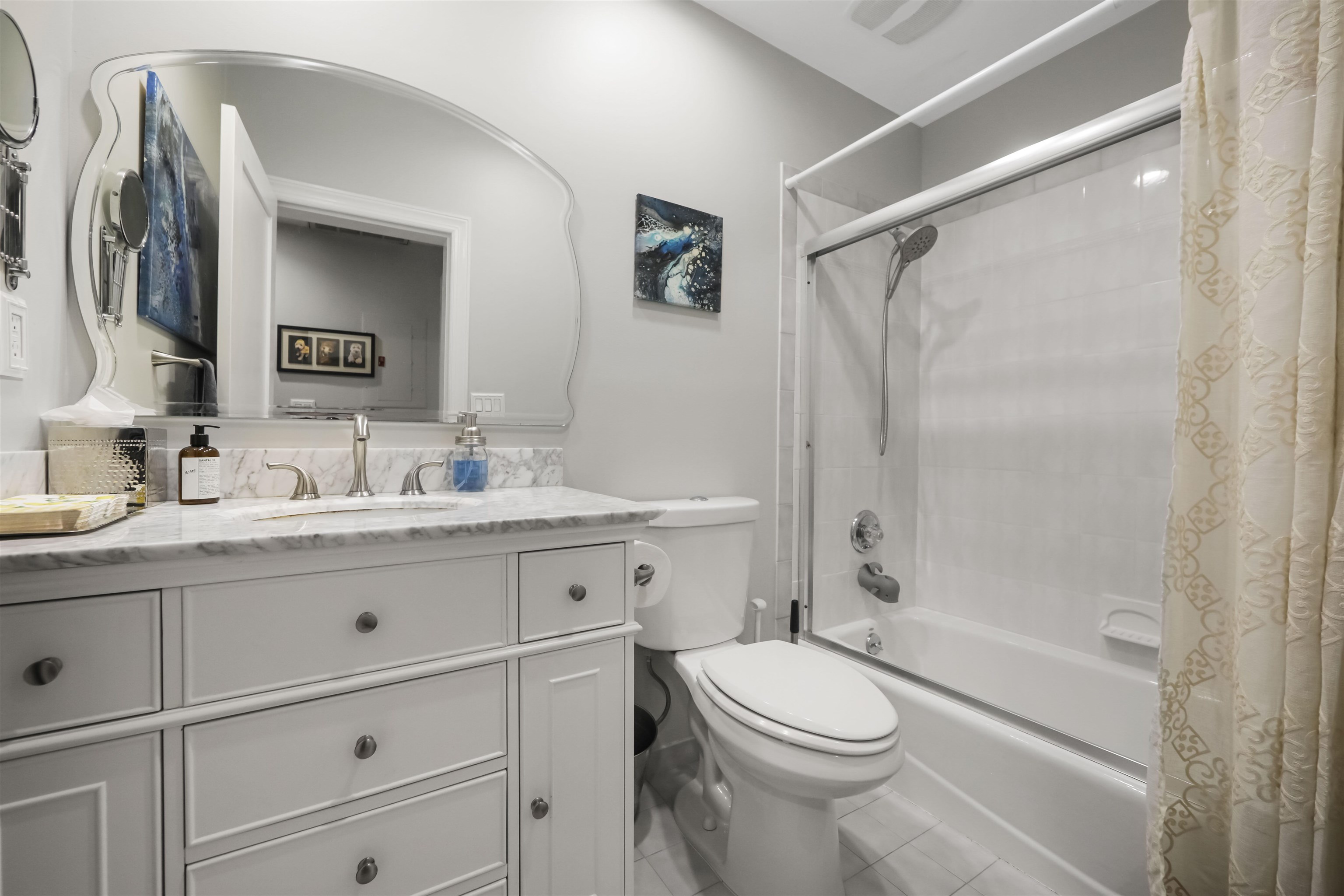 600 HUDSON ST Unit: 3A