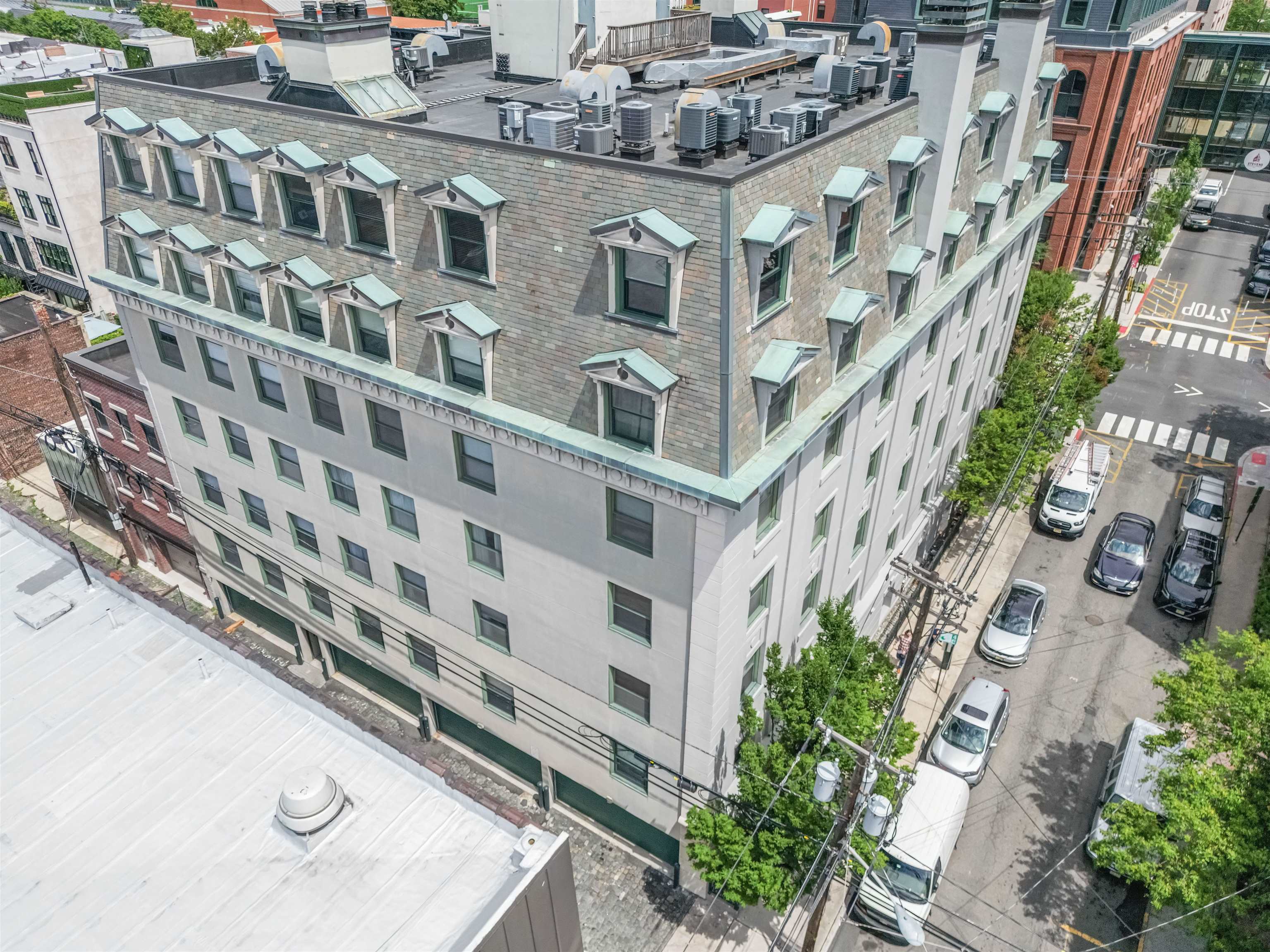 600 HUDSON ST Unit: 3A