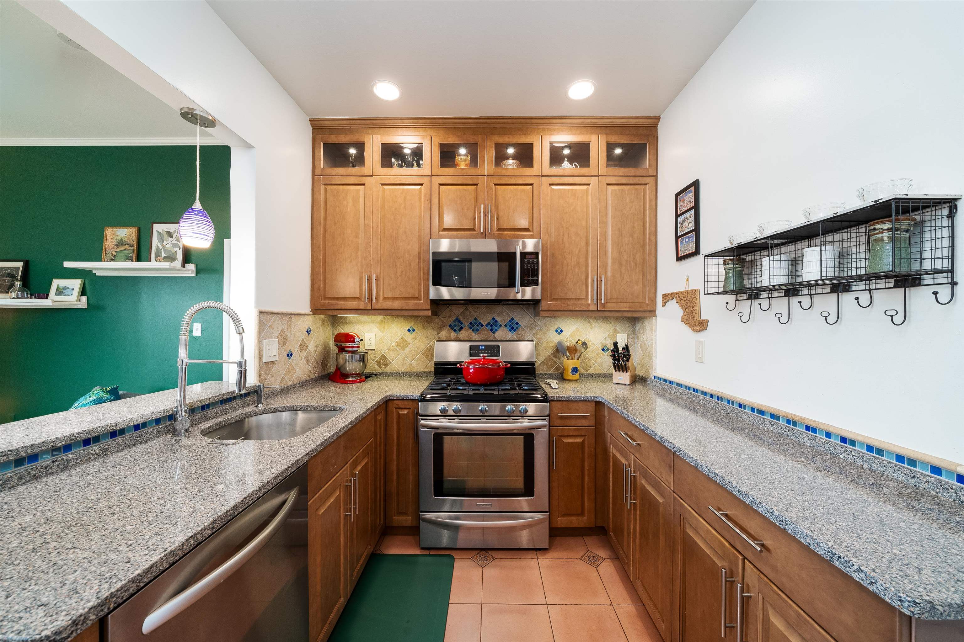 501 ADAMS ST Unit: 5G