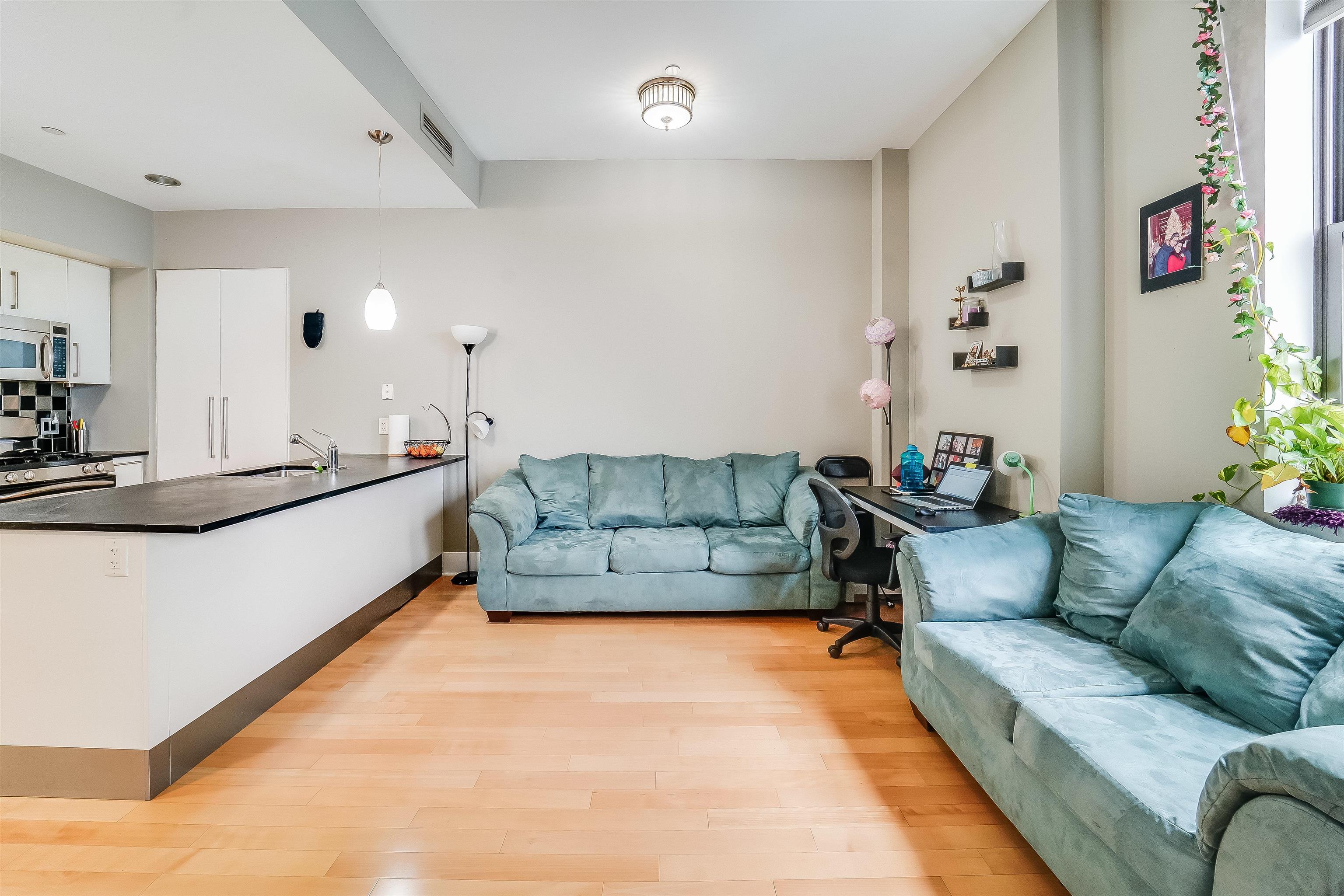 4 BEACON WAY Unit: 1411