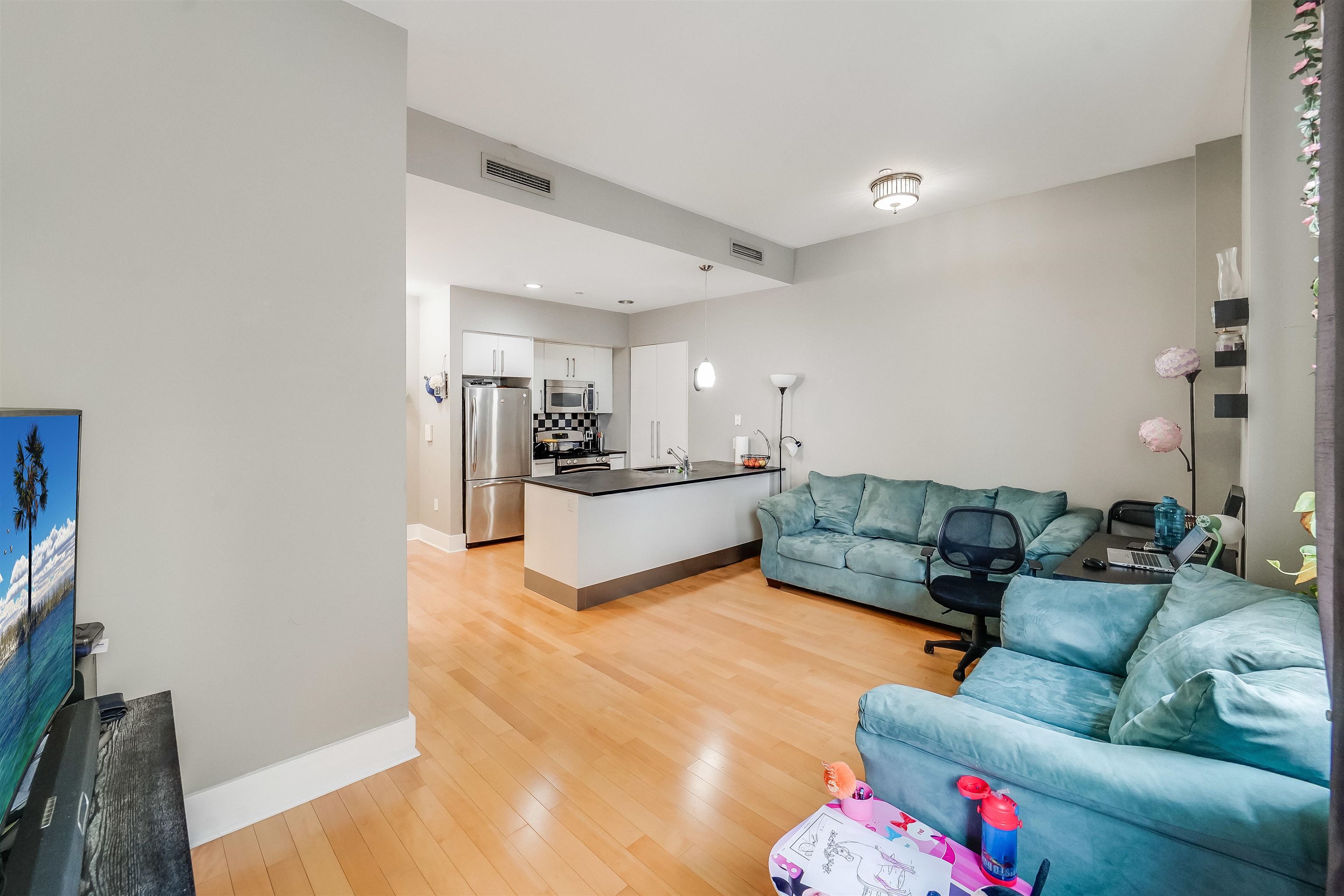4 BEACON WAY Unit: 1411