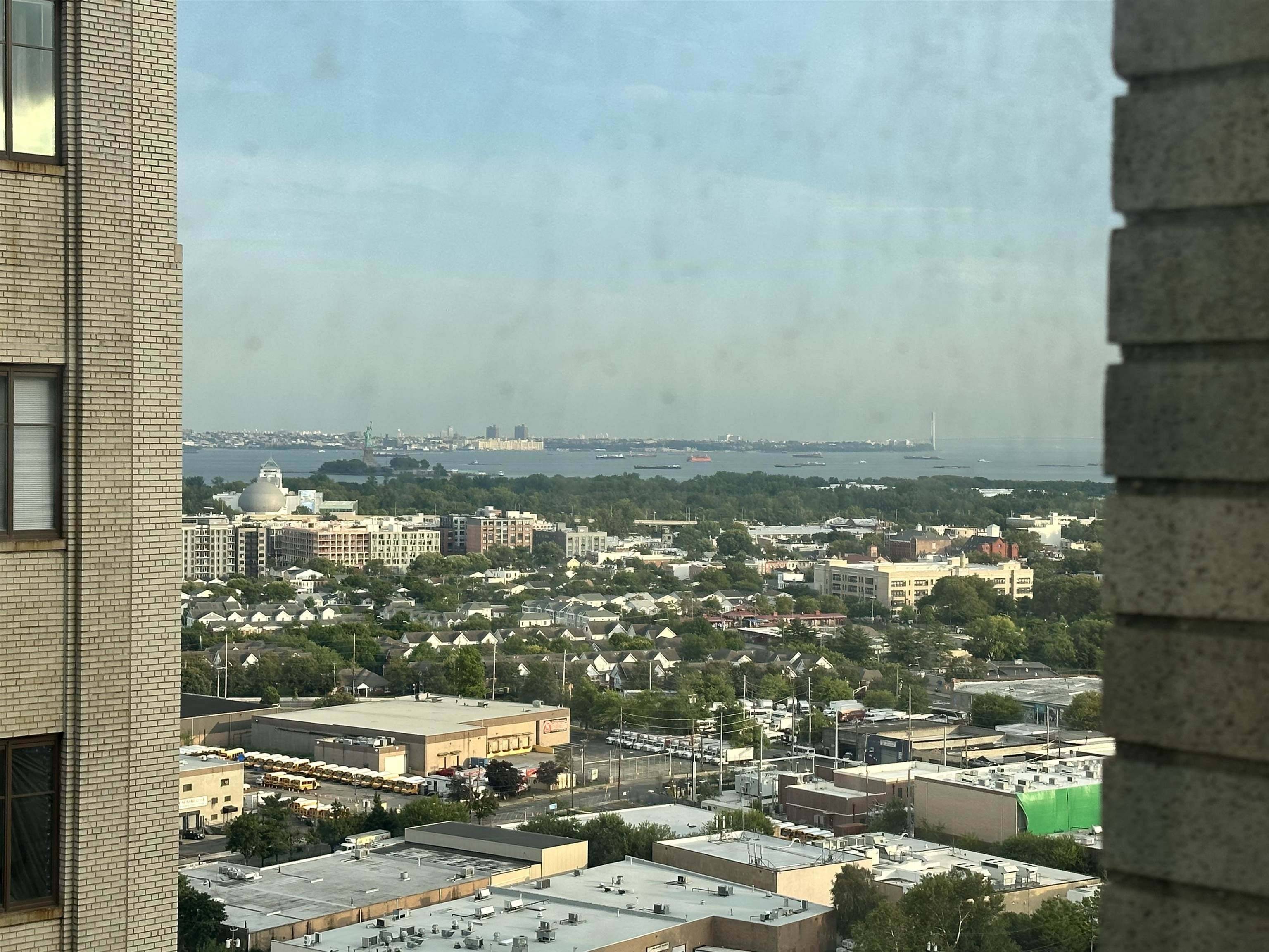 4 BEACON WAY Unit: 1411
