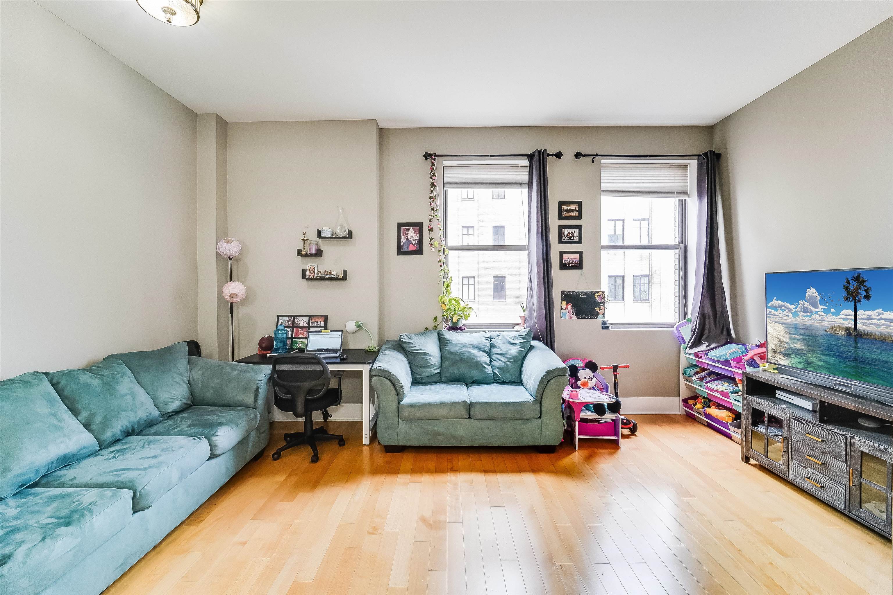 4 BEACON WAY Unit: 1411