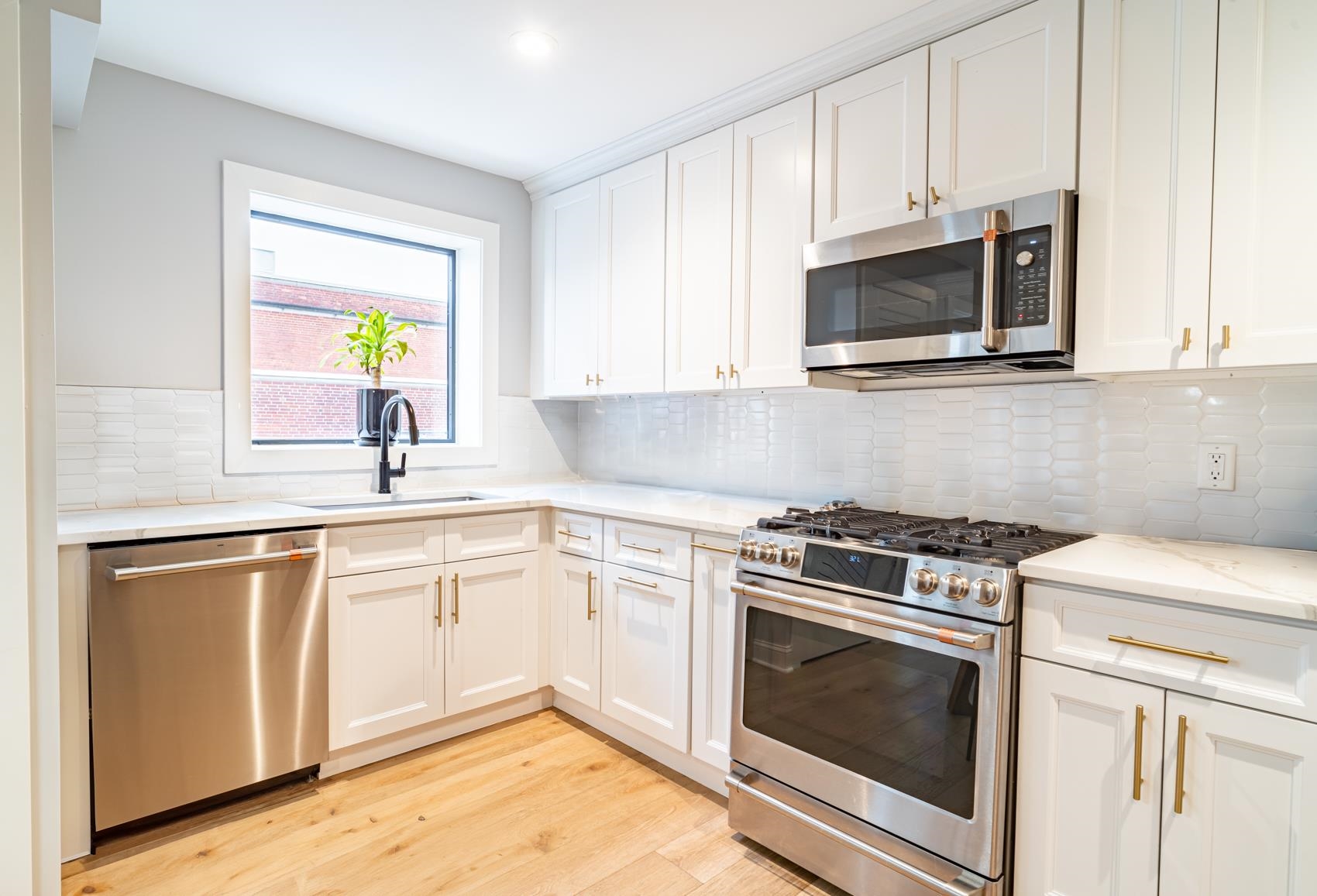 2716 PALISADE AVE Unit: 101