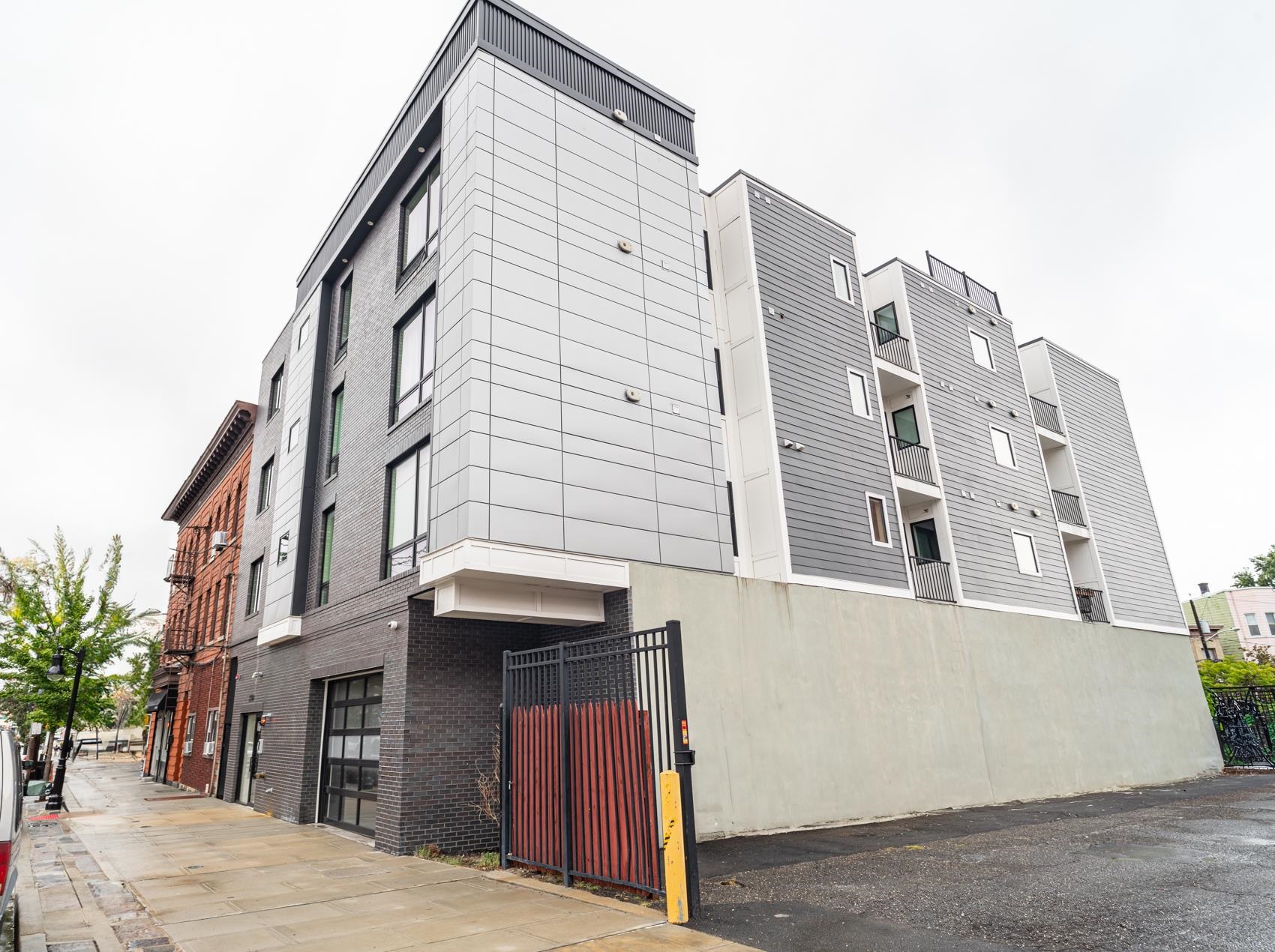 2716 PALISADE AVE Unit: 101