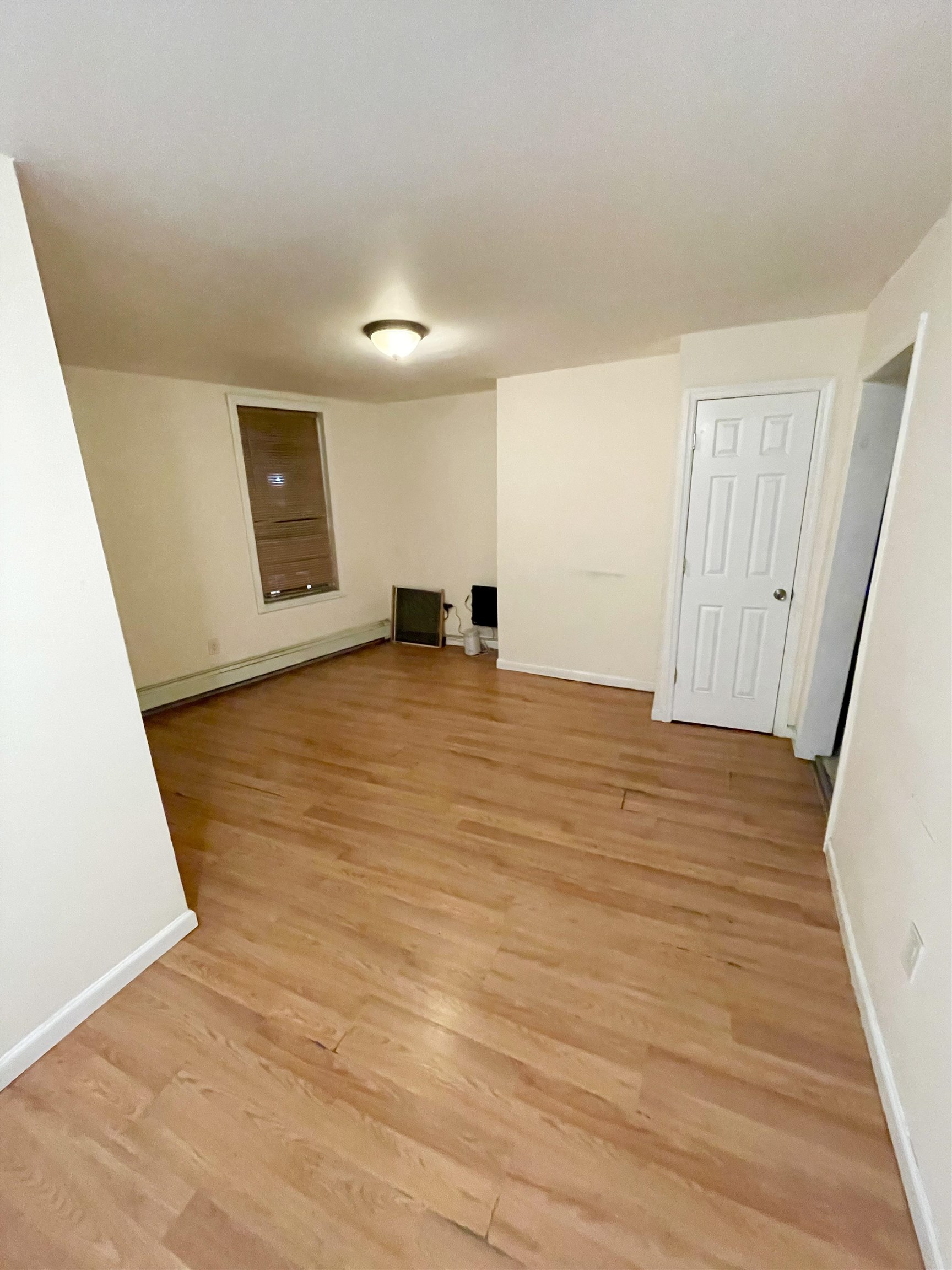 687 SUMMIT AVE
