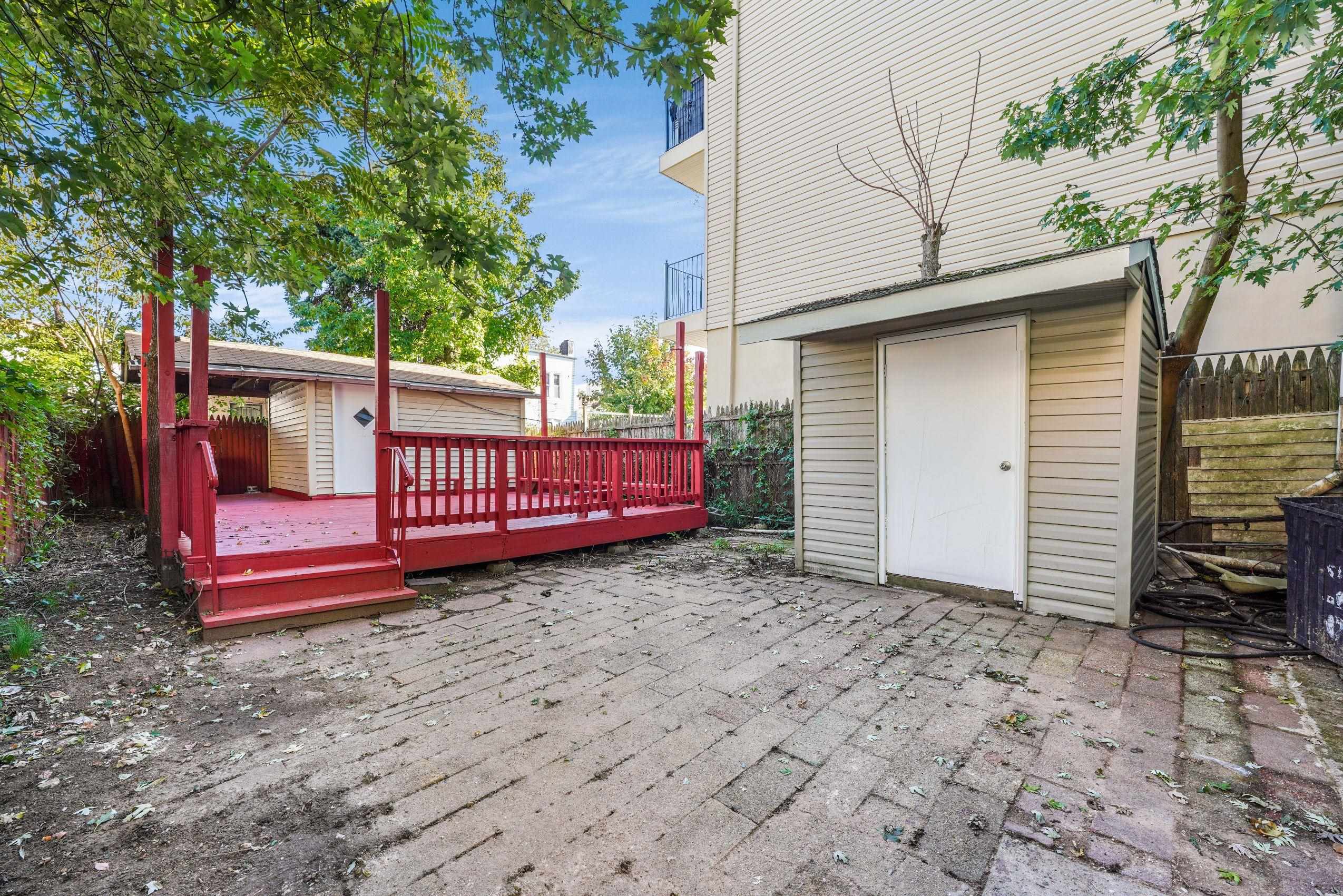 390 VIRGINIA AVE