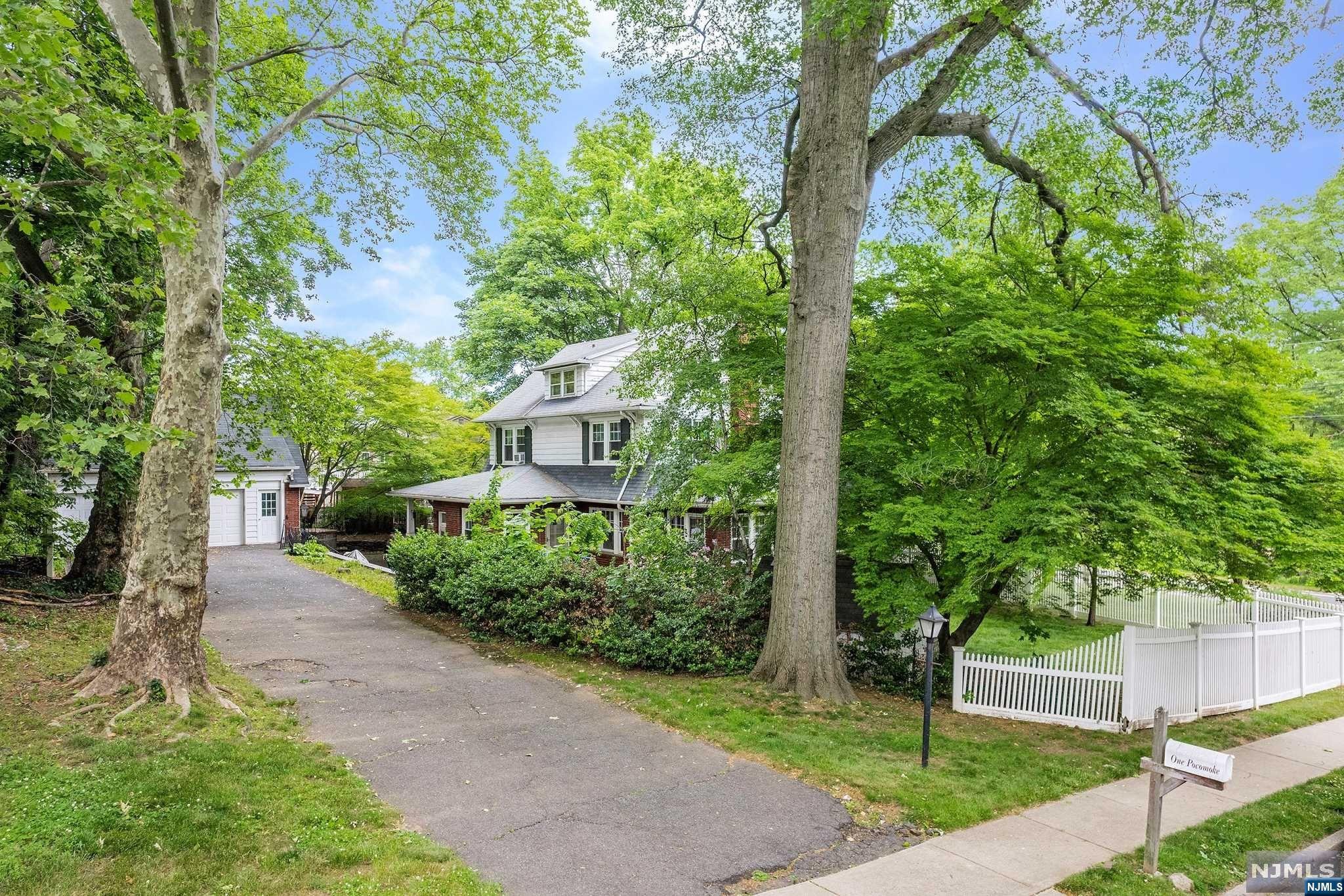 810 Goffle Road