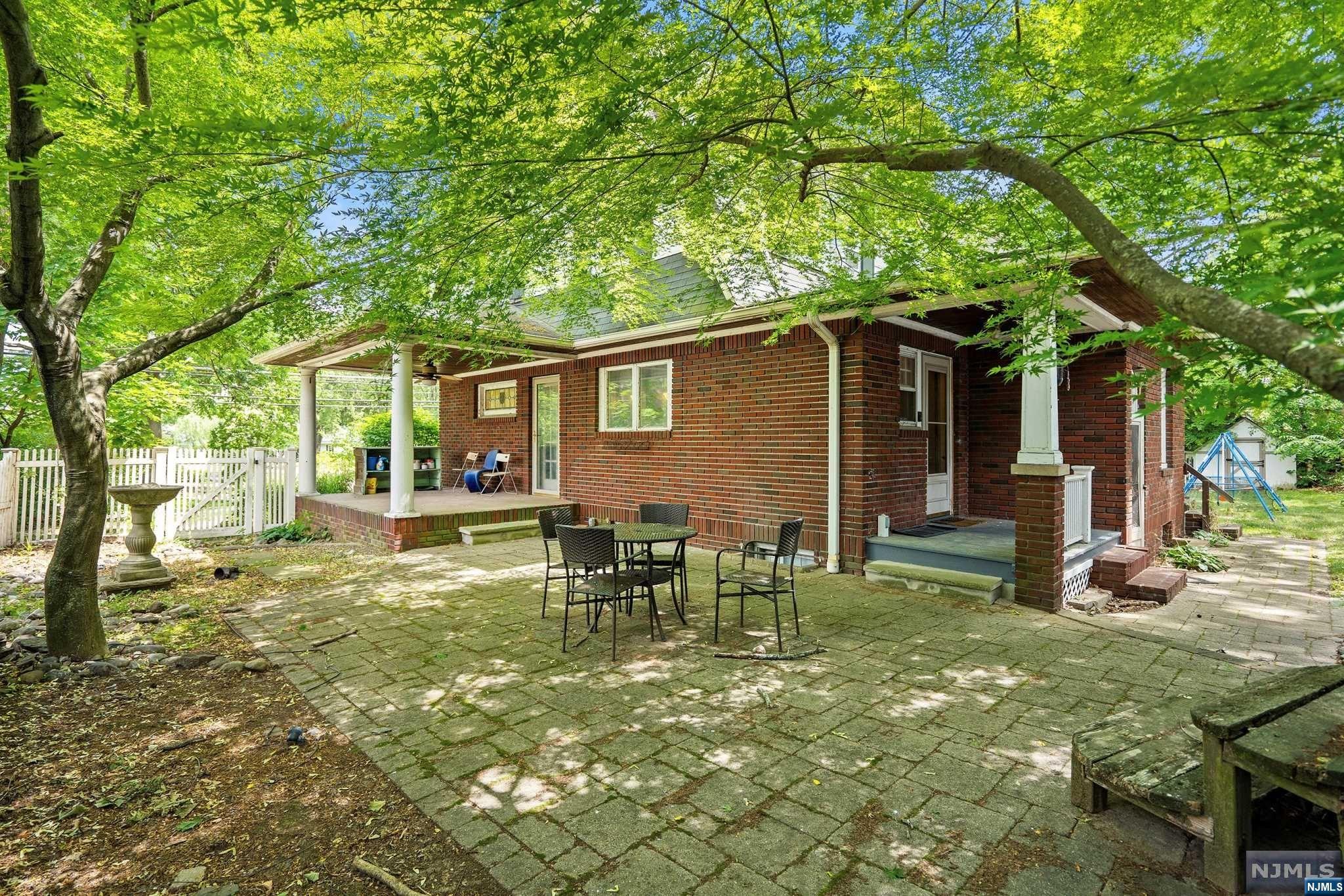 810 Goffle Road