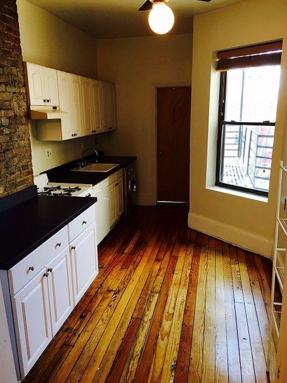 253 8TH ST Unit: 3R