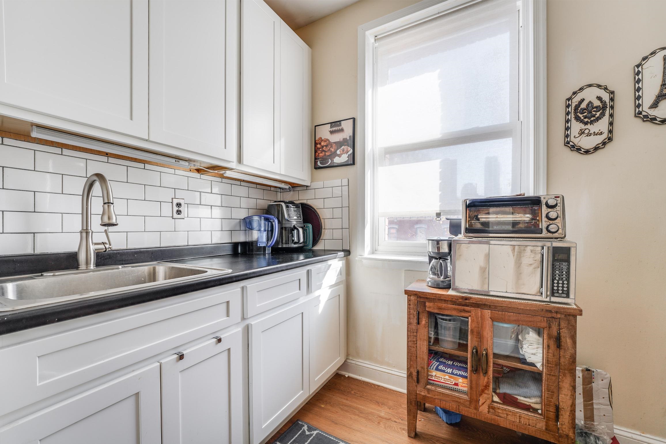 112 MERCER ST Unit: 3