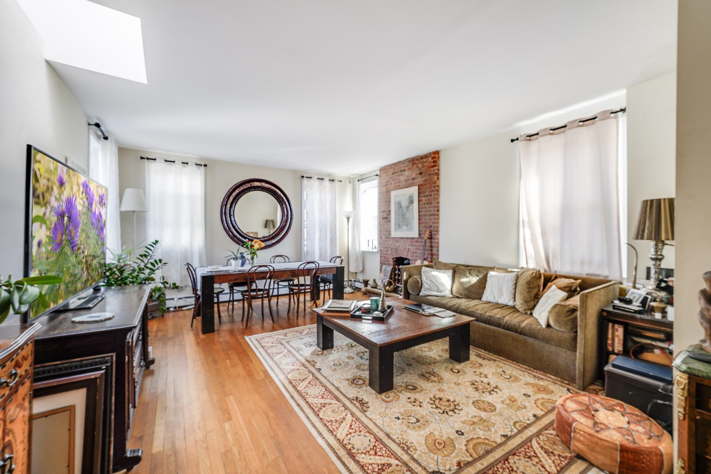 112 MERCER ST Unit: 3