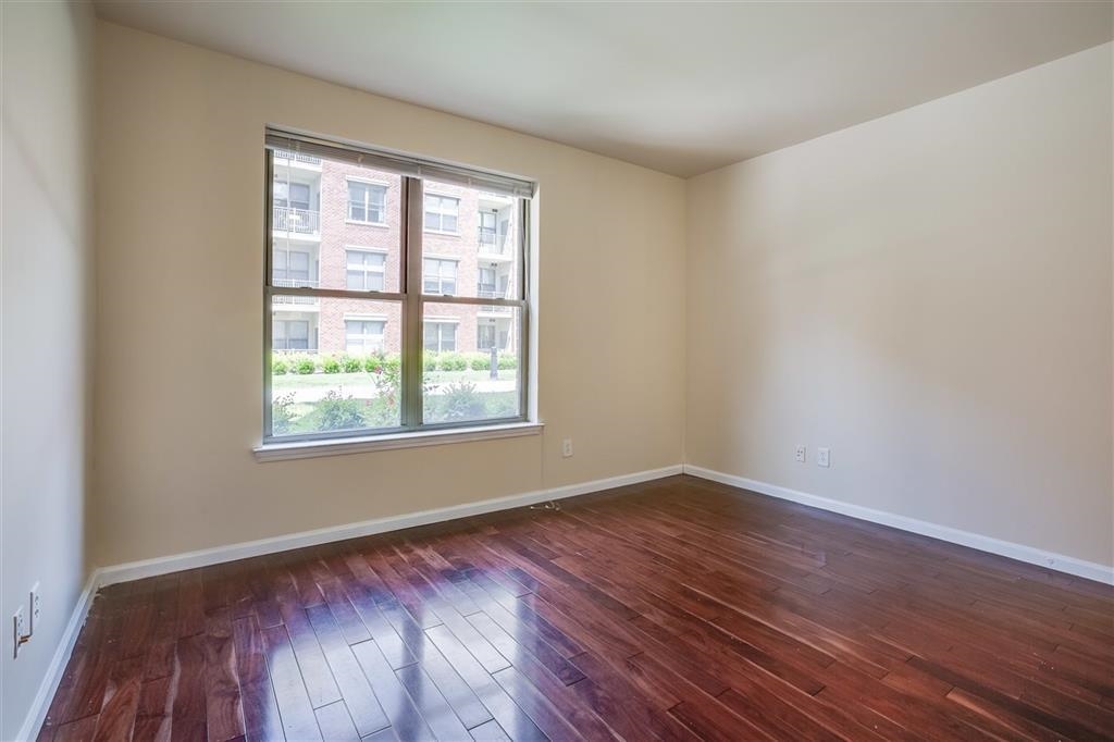 24 AVENUE AT PORT IMPERIAL Unit: 133