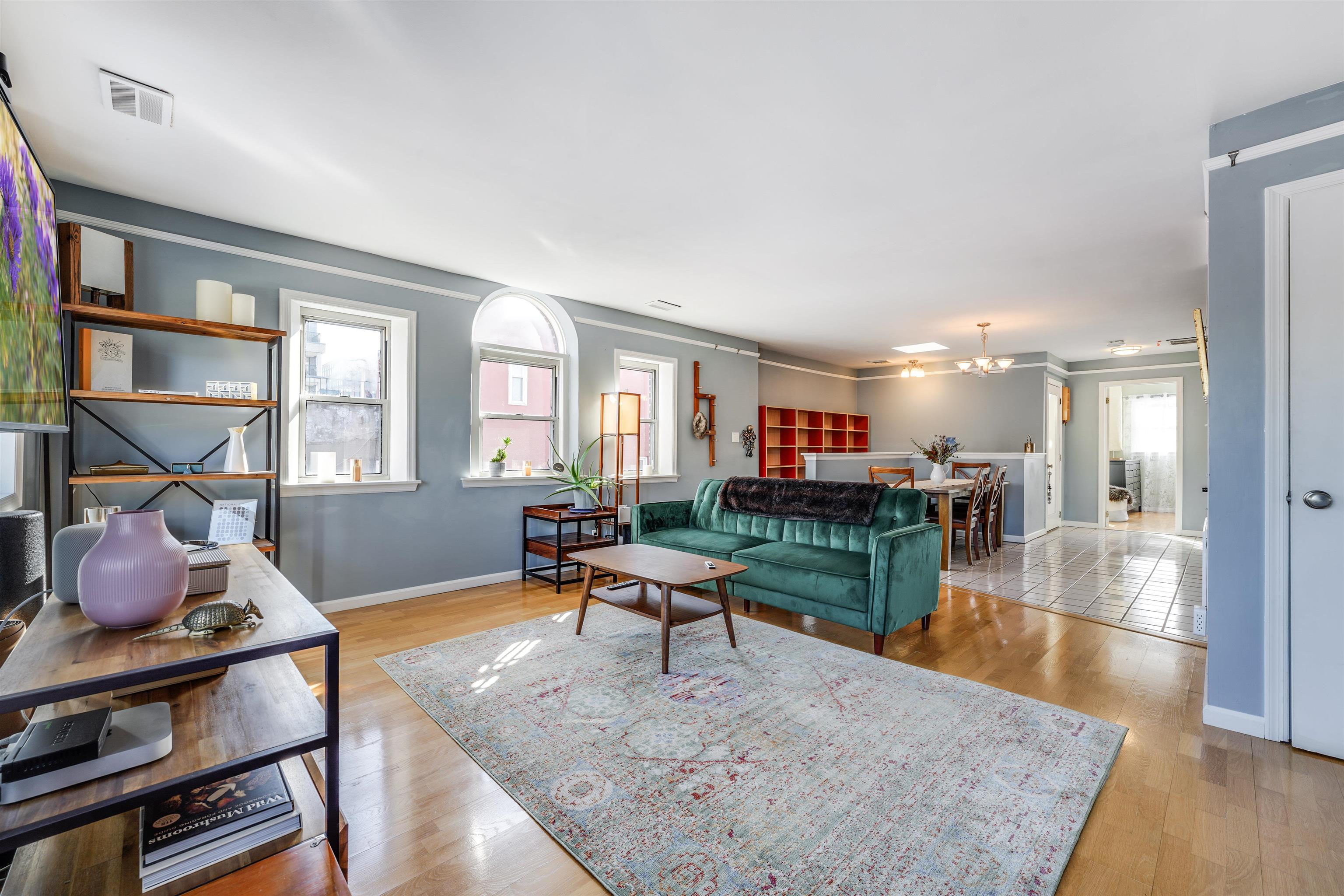 238-240 9TH ST Unit: 14