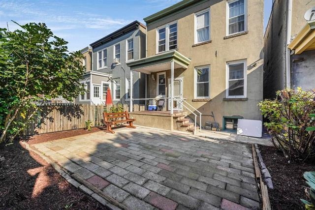 213 ANGELIQUE ST