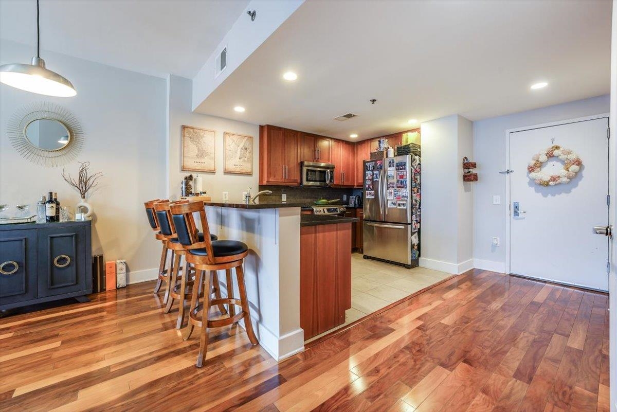 800 JACKSON ST Unit: 811