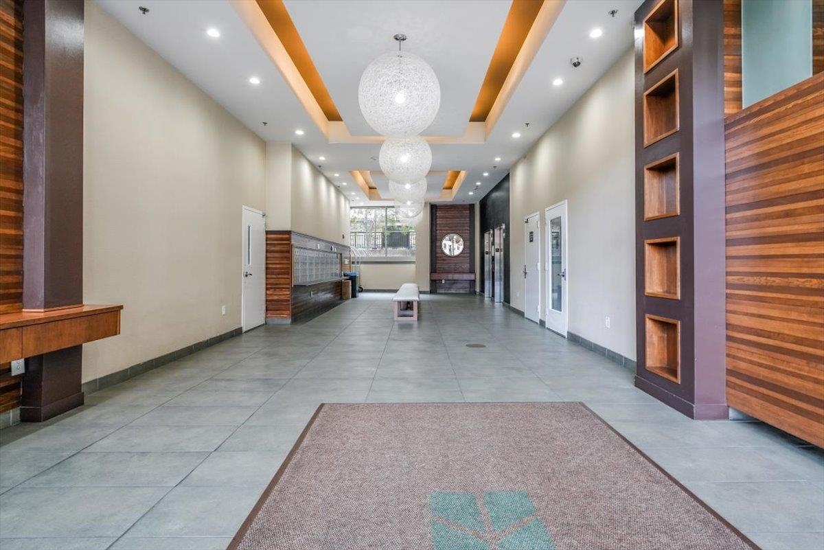 800 JACKSON ST Unit: 811