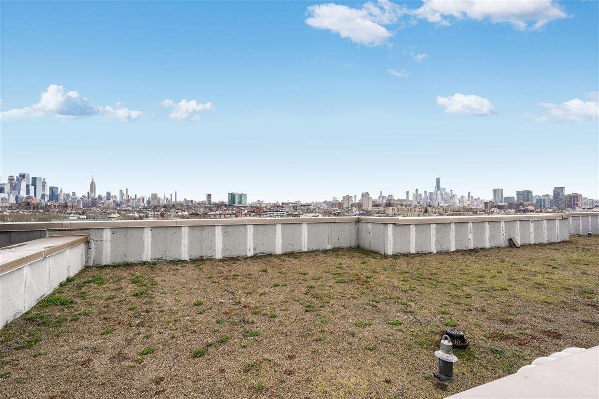 800 JACKSON ST Unit: 811